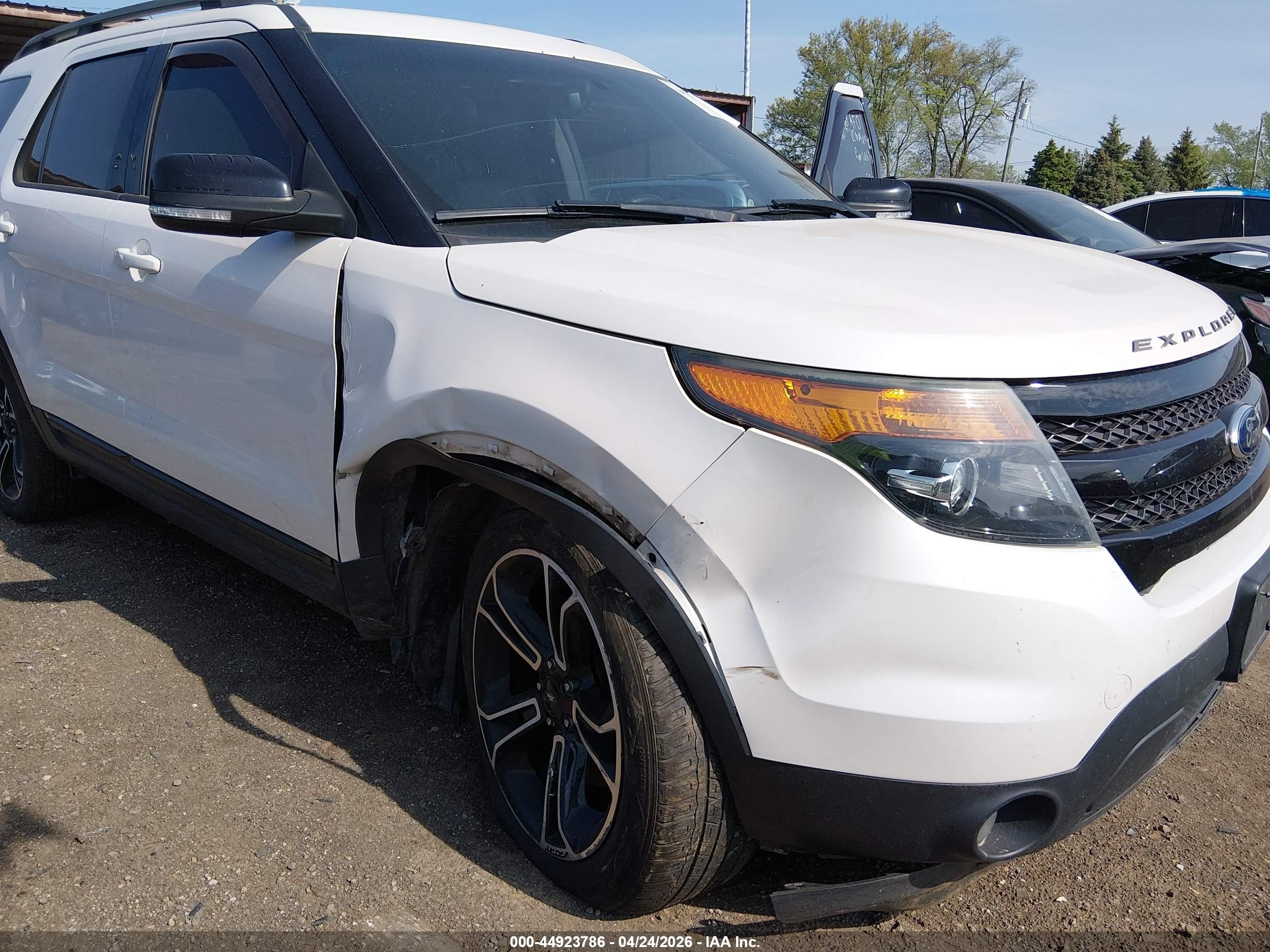 2015 Ford Explorer Sport White vin: 1FM5K8GT2FGA84316