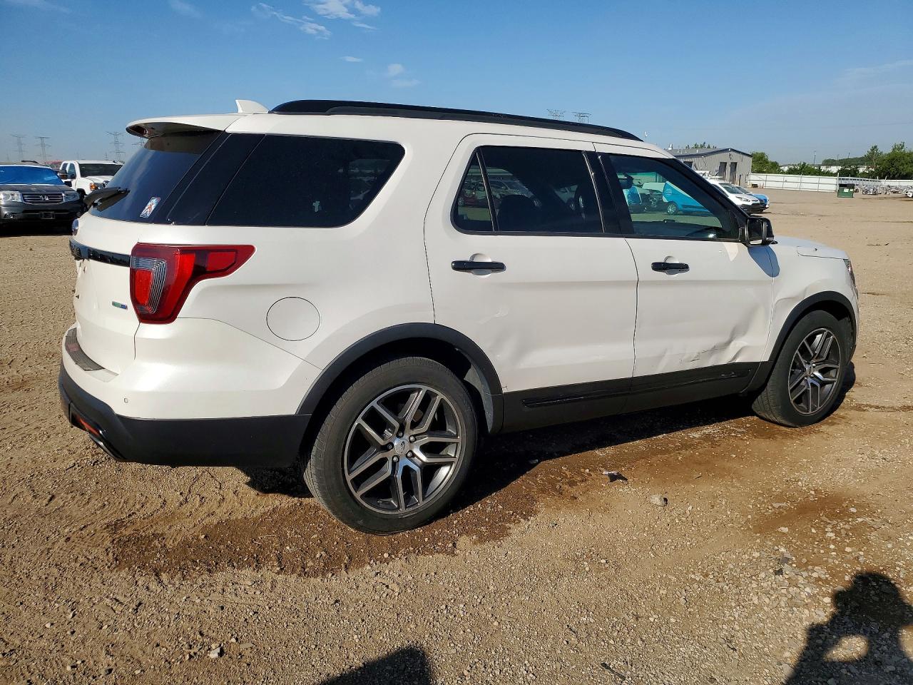 2016 Ford Explorer Sport Белый vin: 1FM5K8GT2GGA13442