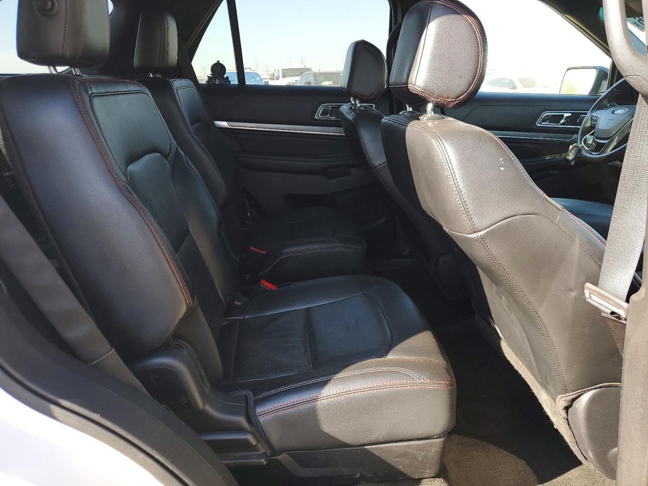 2016 Ford Explorer Sport Белый vin: 1FM5K8GT2GGA13442