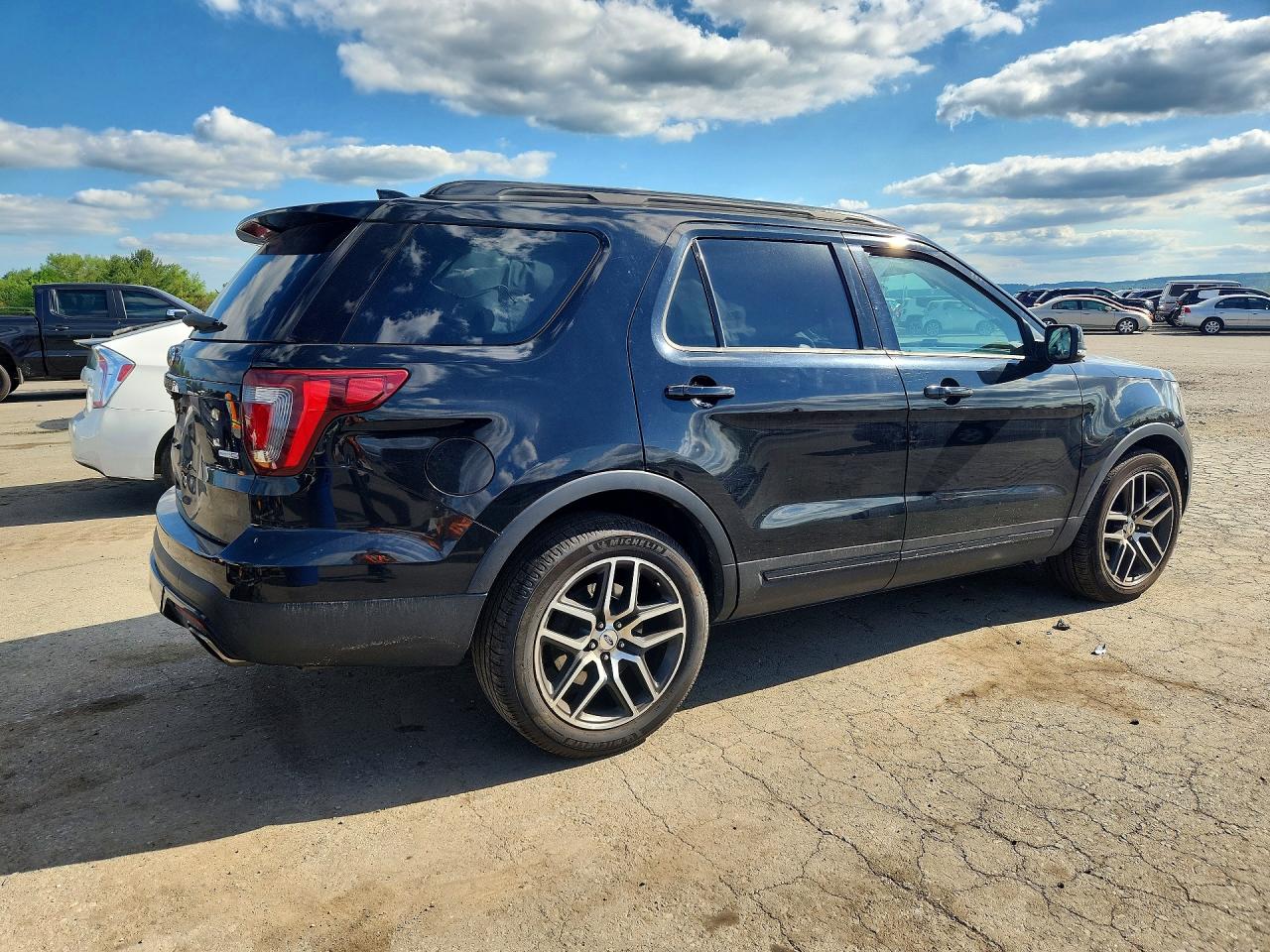 2017 Ford Explorer Sport Black vin: 1FM5K8GT2HGD75790