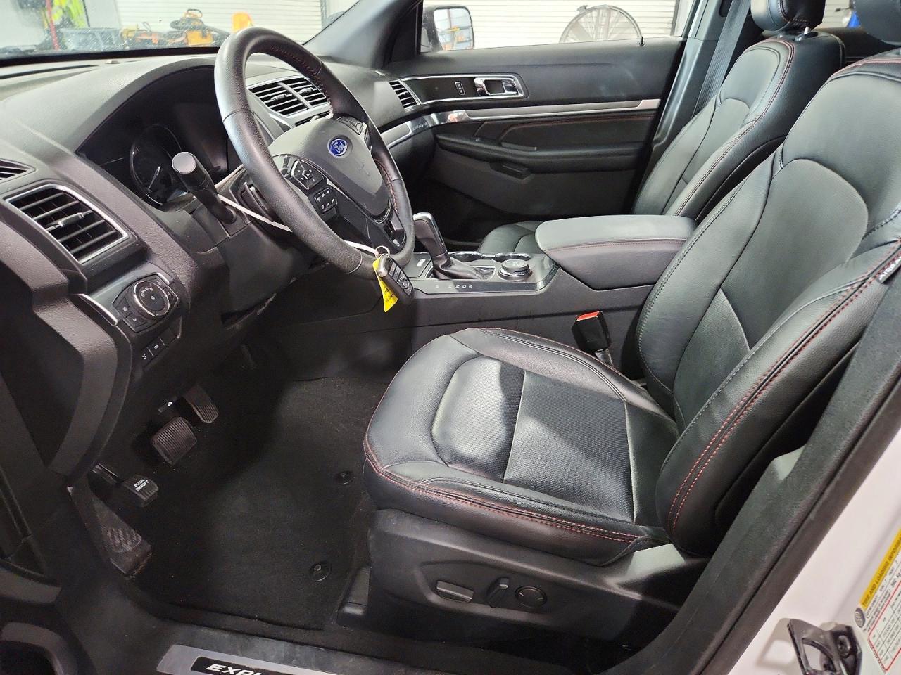 2019 Ford Explorer Sport White vin: 1FM5K8GT2KGA89400