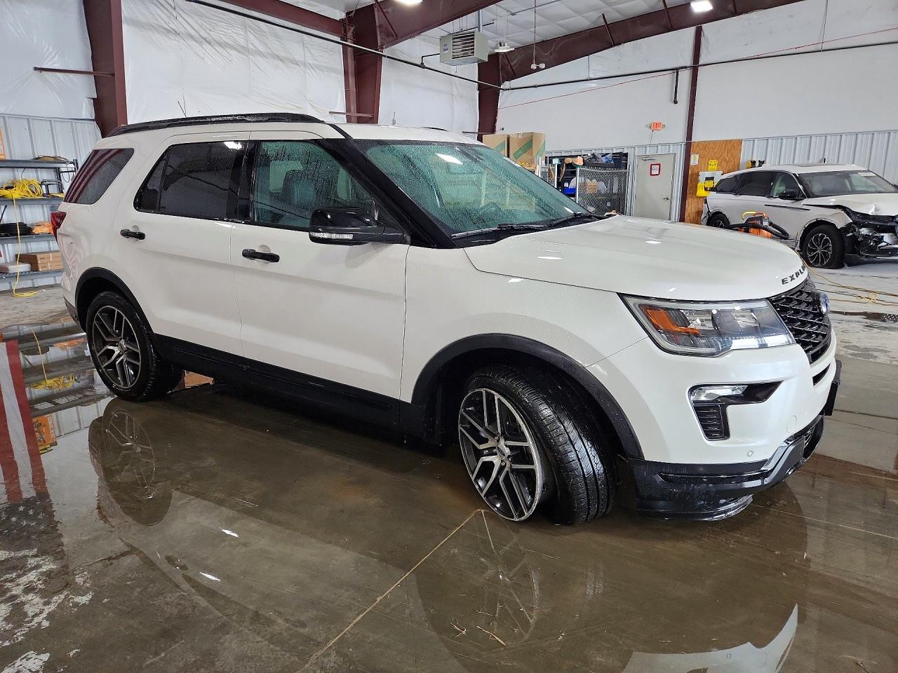 2019 Ford Explorer Sport White vin: 1FM5K8GT2KGA89400