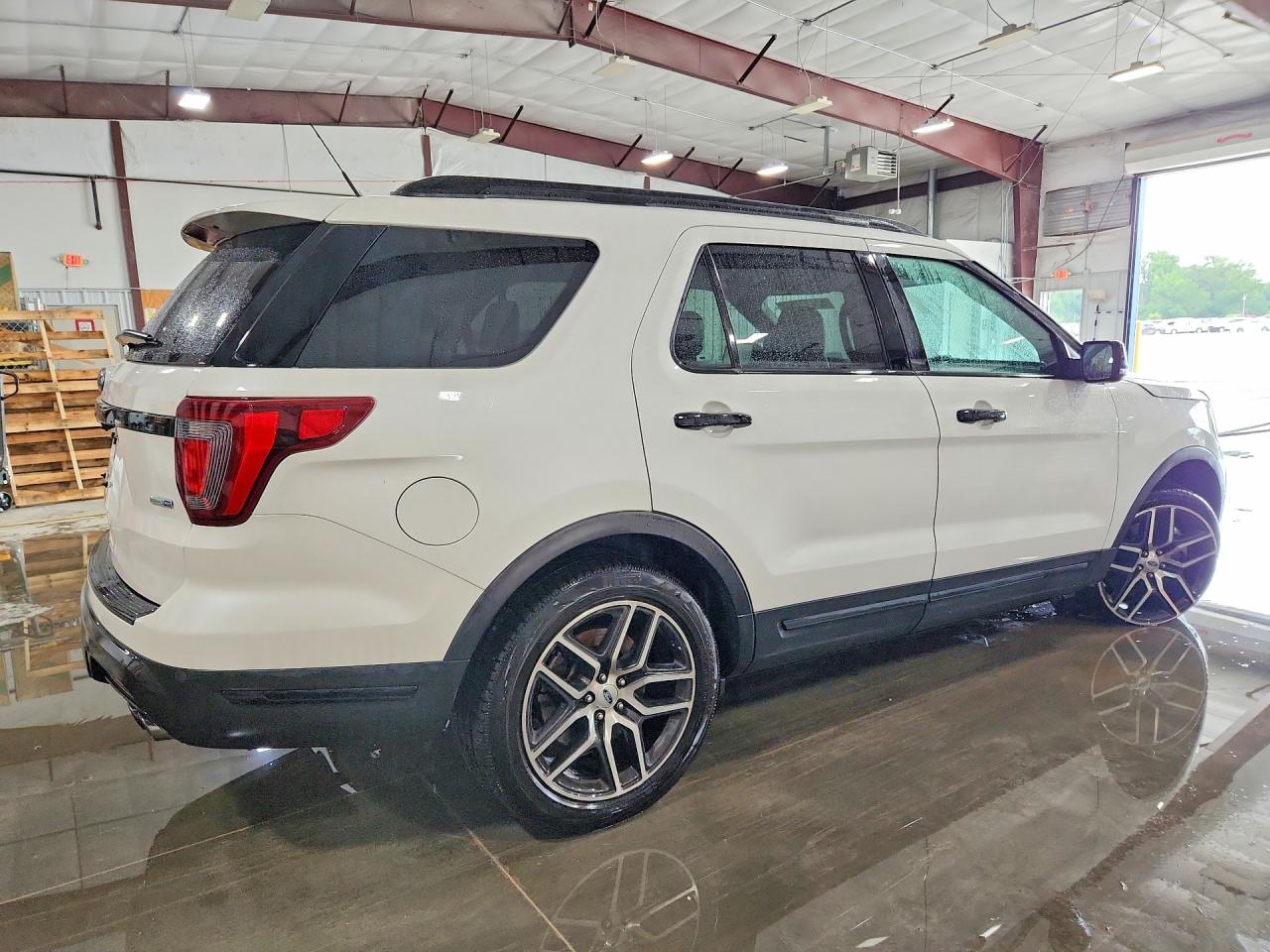 2019 Ford Explorer Sport White vin: 1FM5K8GT2KGA89400