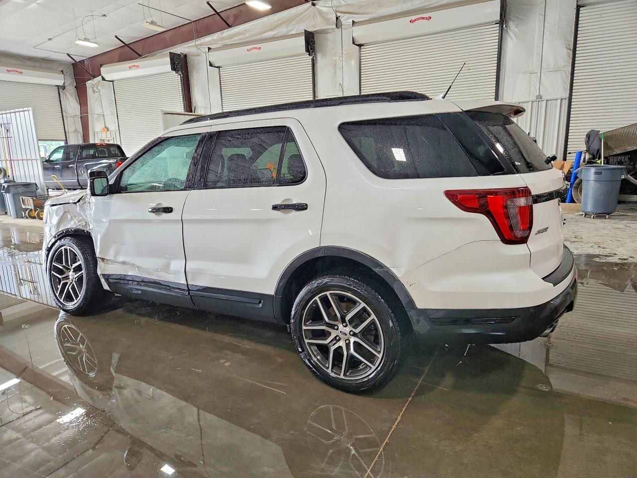 2019 Ford Explorer Sport White vin: 1FM5K8GT2KGA89400