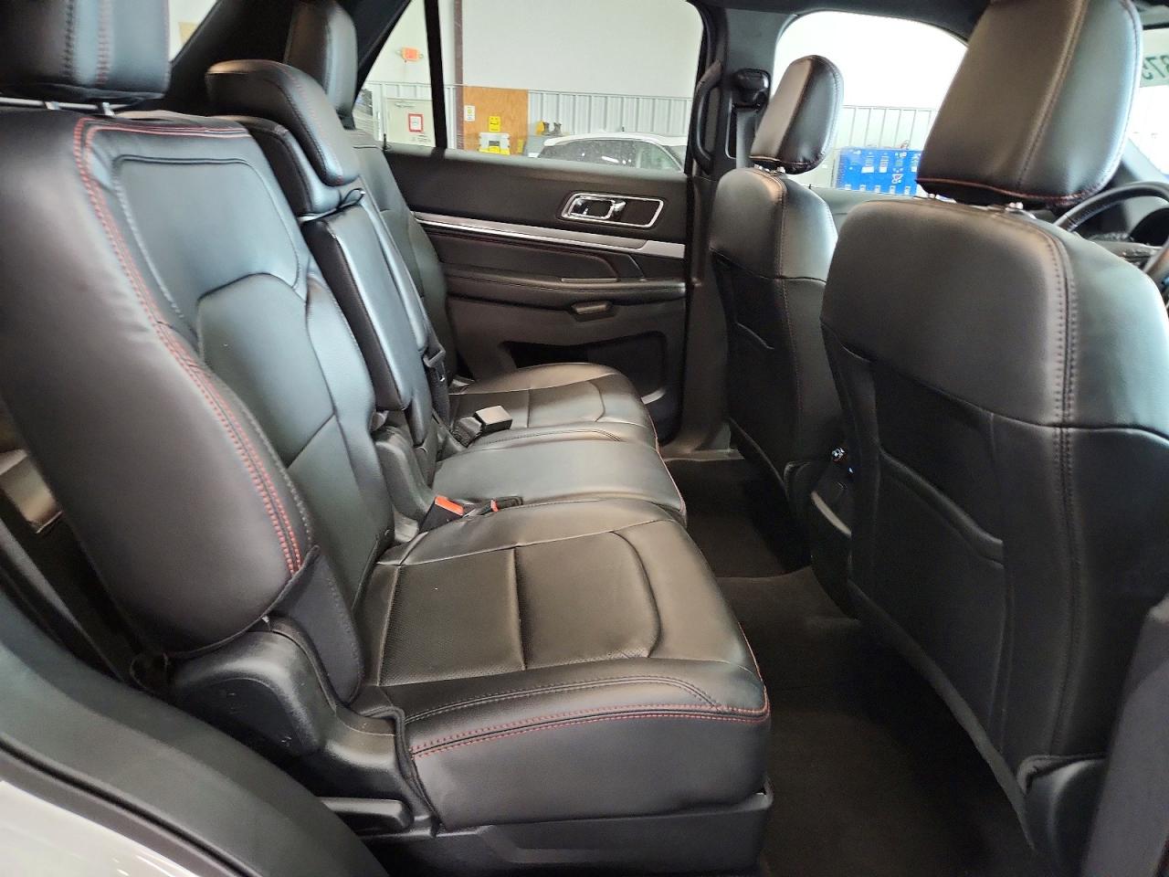 2019 Ford Explorer Sport White vin: 1FM5K8GT2KGA89400