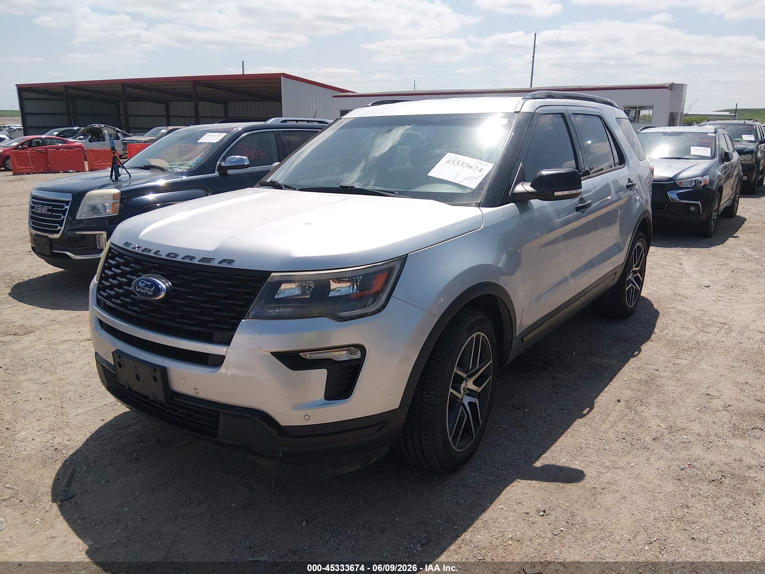 2018 Ford Explorer Sport Серебряный vin: 1FM5K8GT3JGA73916