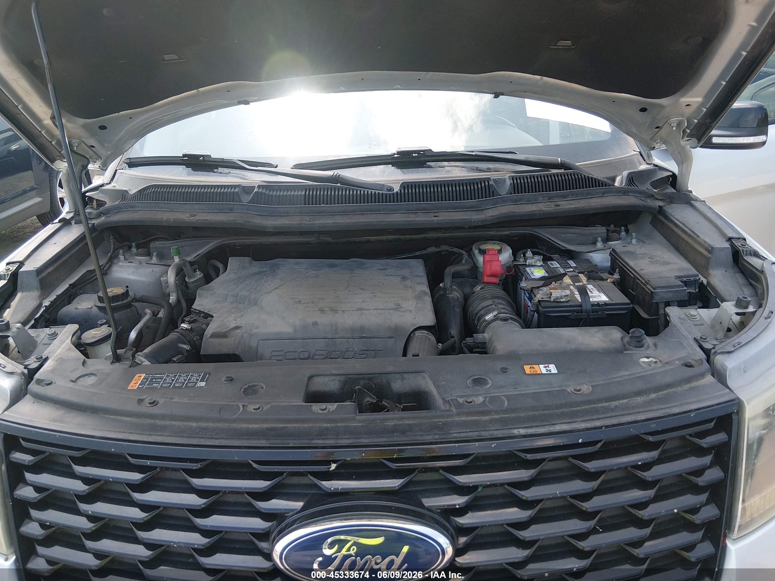 2018 Ford Explorer Sport Серебряный vin: 1FM5K8GT3JGA73916