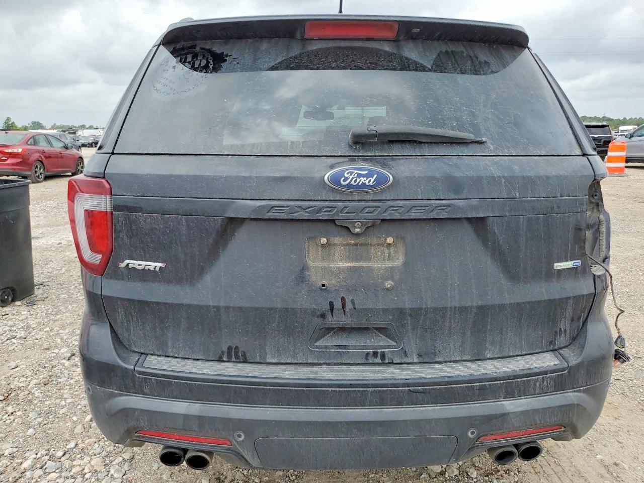 2018 Ford Explorer Sport Black vin: 1FM5K8GT3JGC32885