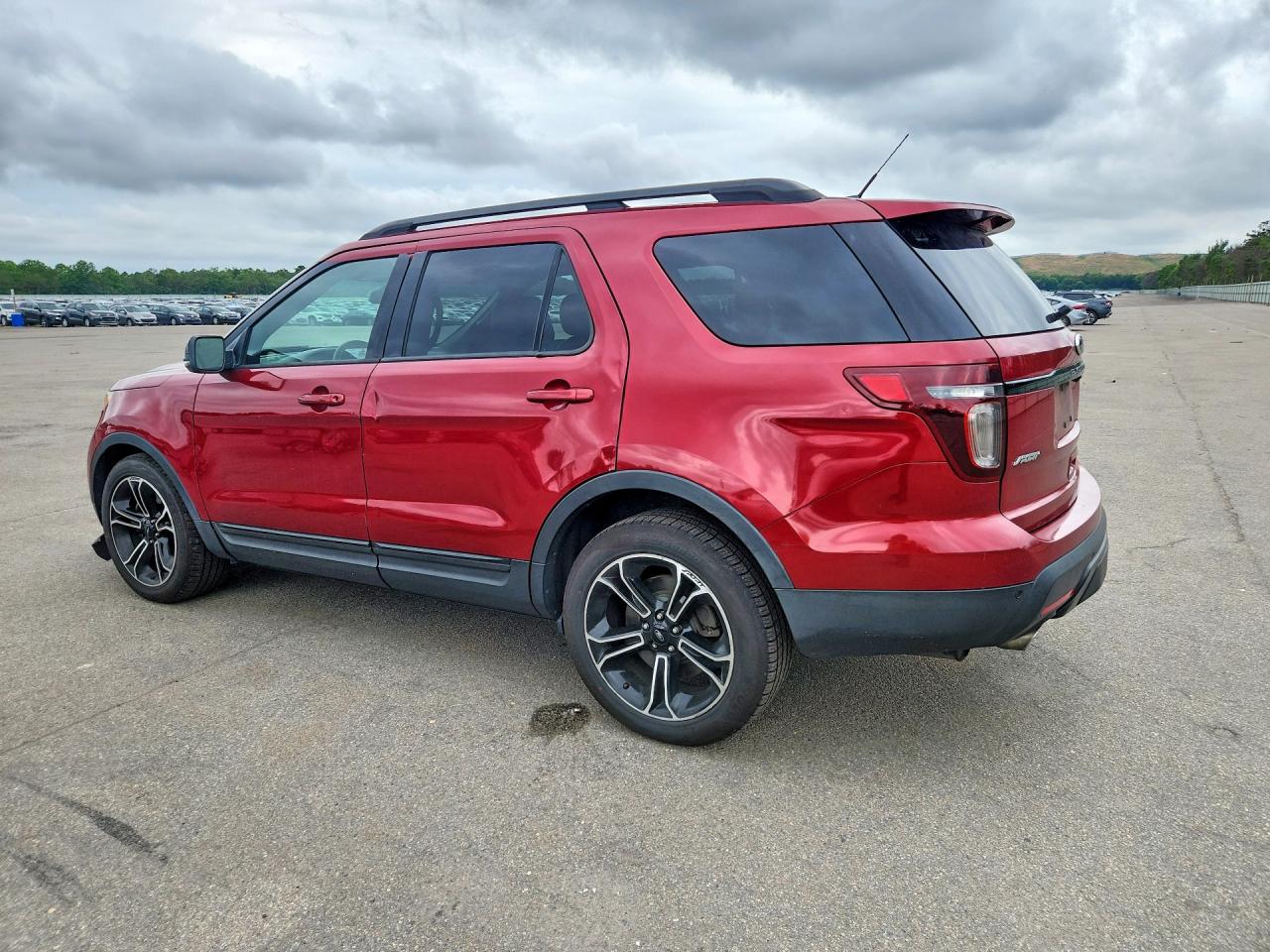 2015 Ford Explorer Sport Red vin: 1FM5K8GT5FGA06063