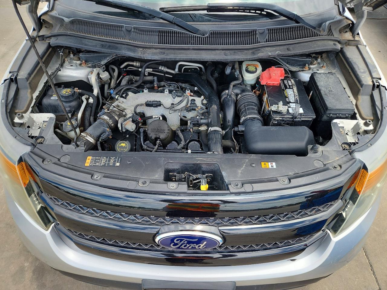 2015 Ford Explorer Sport Серебряный vin: 1FM5K8GT5FGA18911