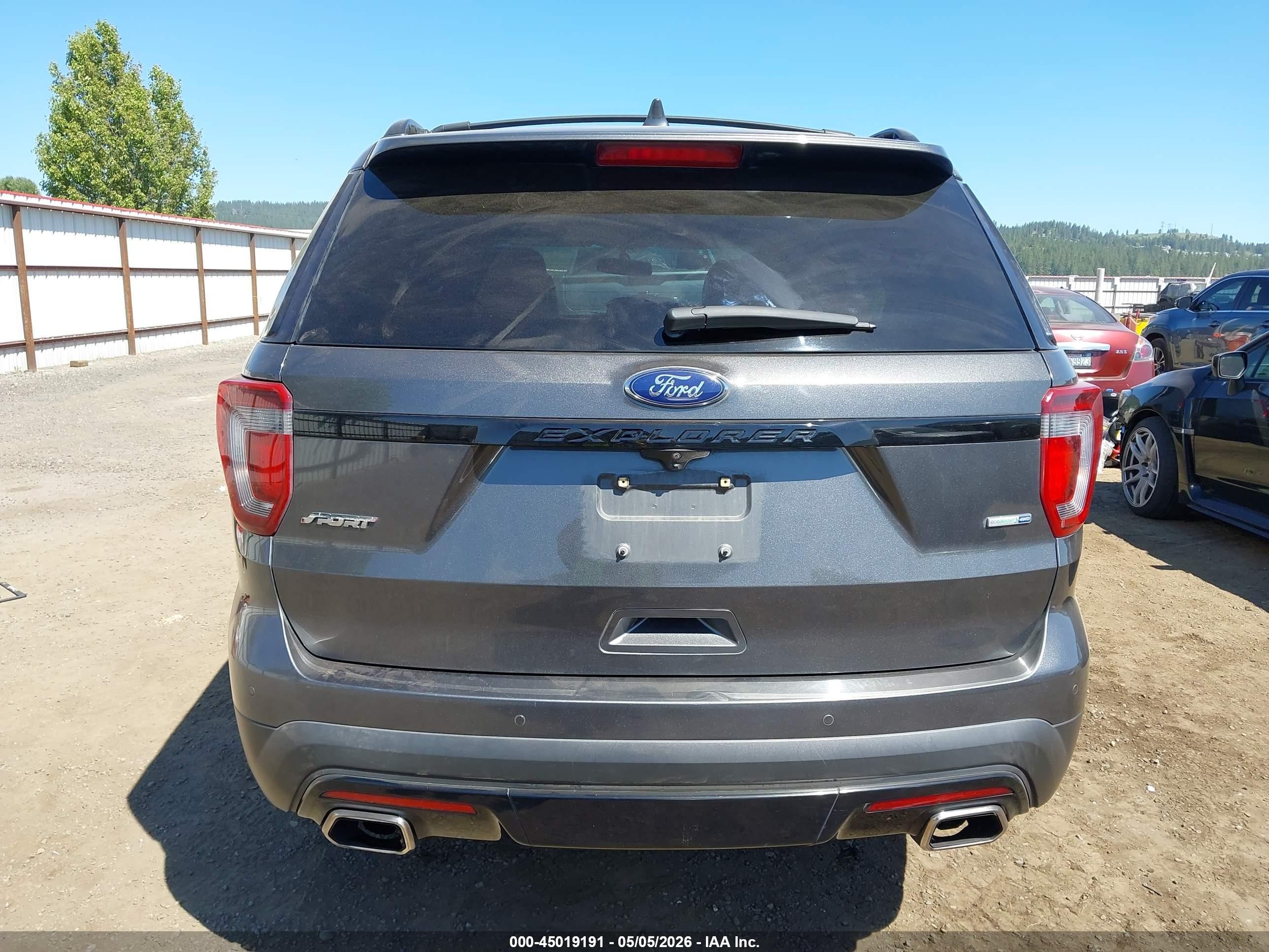 2016 Ford Explorer Sport Black vin: 1FM5K8GT5GGA85476