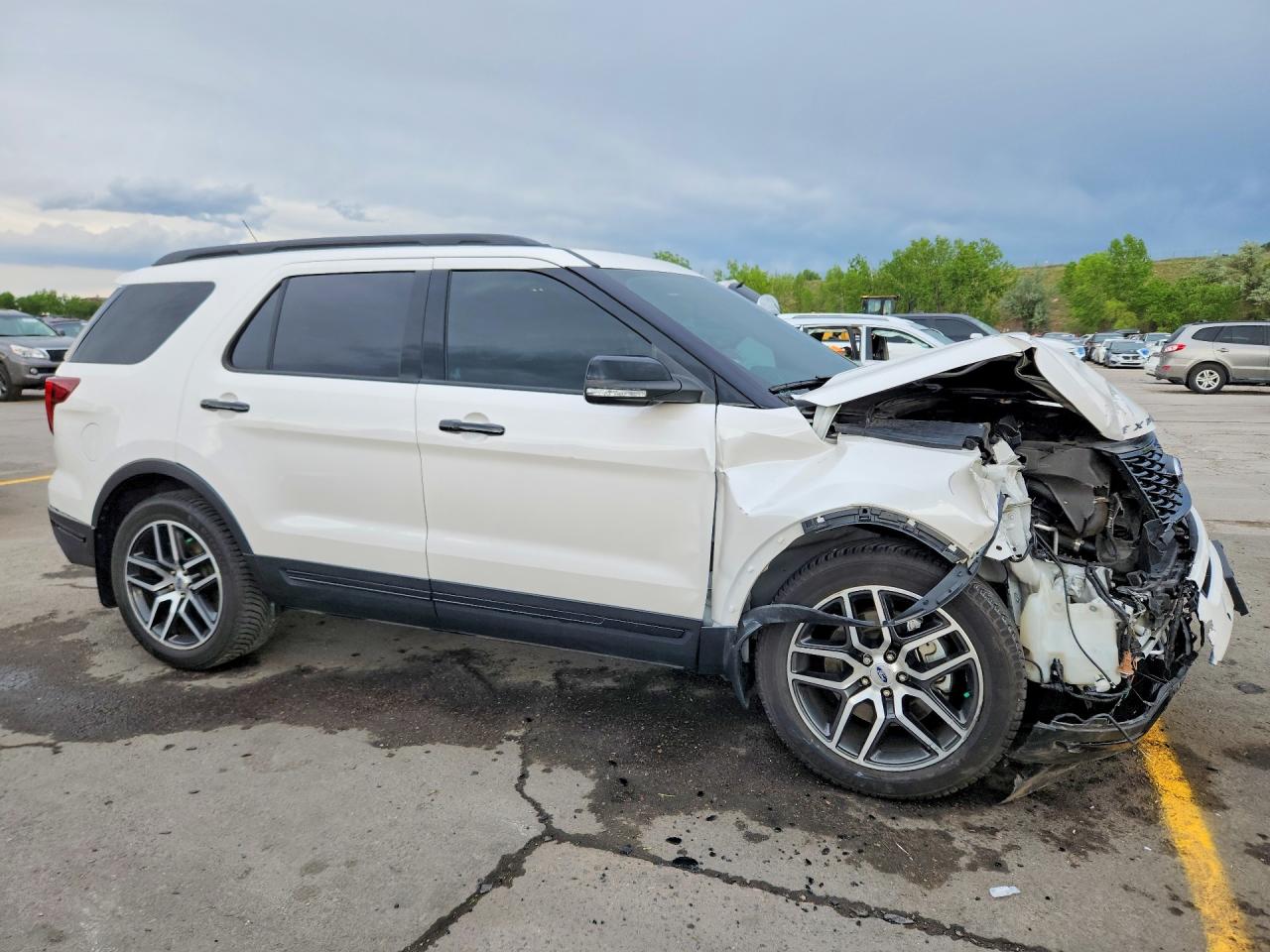 2018 Ford Explorer Sport White vin: 1FM5K8GT5JGC86205
