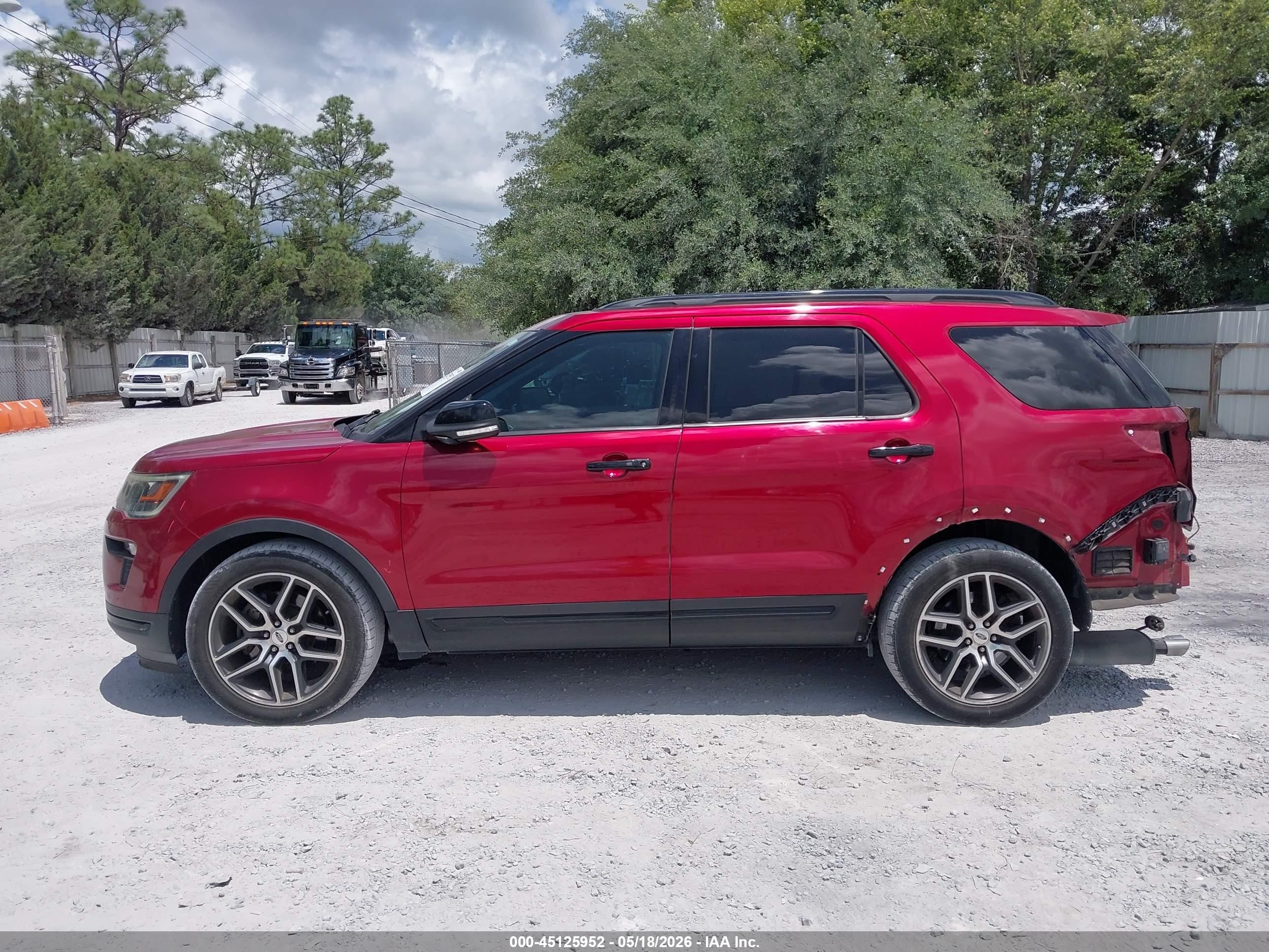 2019 Ford Explorer Sport Red vin: 1FM5K8GT5KGA68962