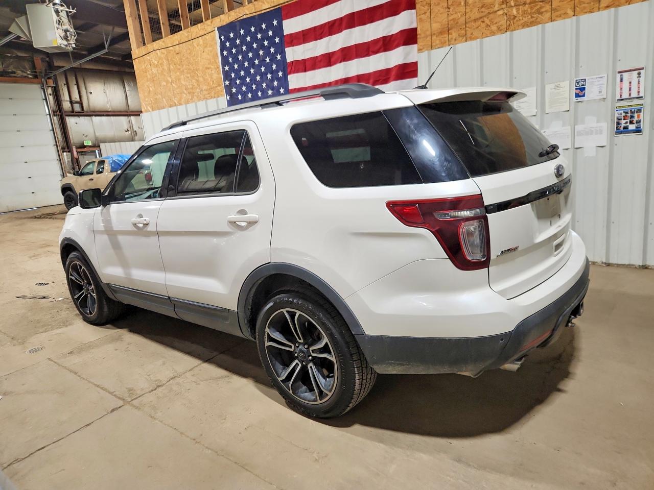 2015 Ford Explorer Sport Белый vin: 1FM5K8GT6FGA13037
