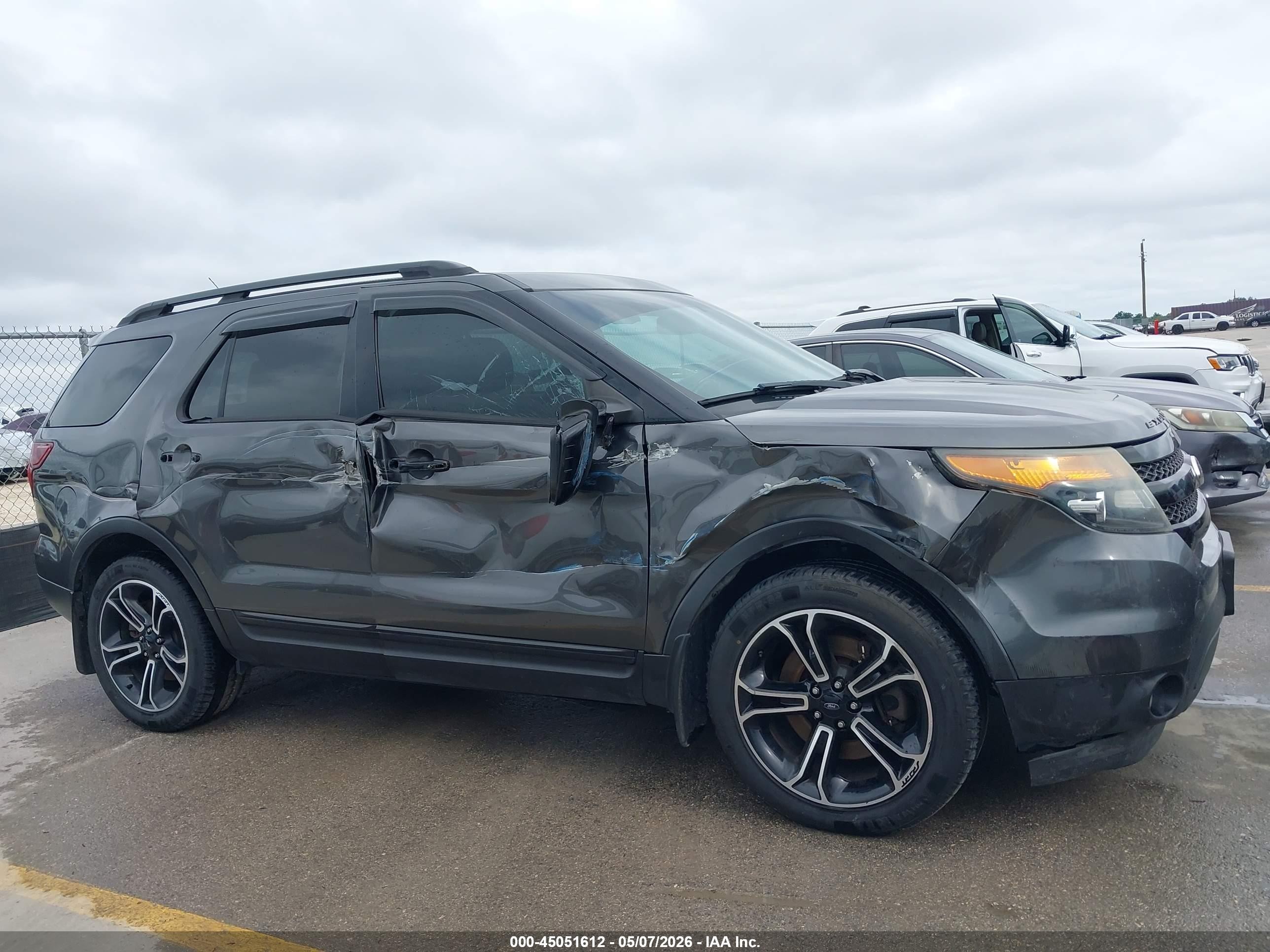 2015 Ford Explorer Sport Серый vin: 1FM5K8GT6FGA52064