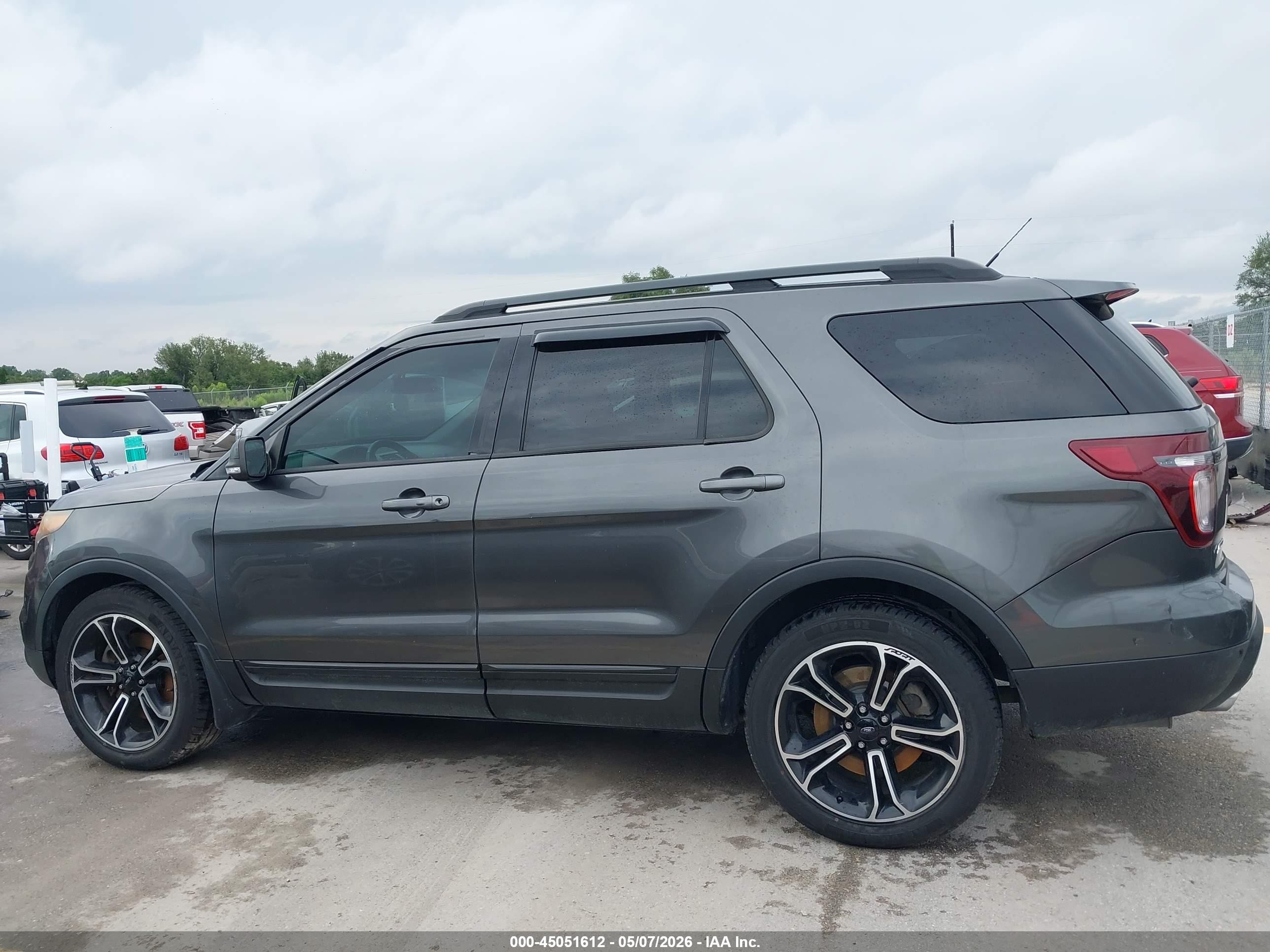 2015 Ford Explorer Sport Серый vin: 1FM5K8GT6FGA52064