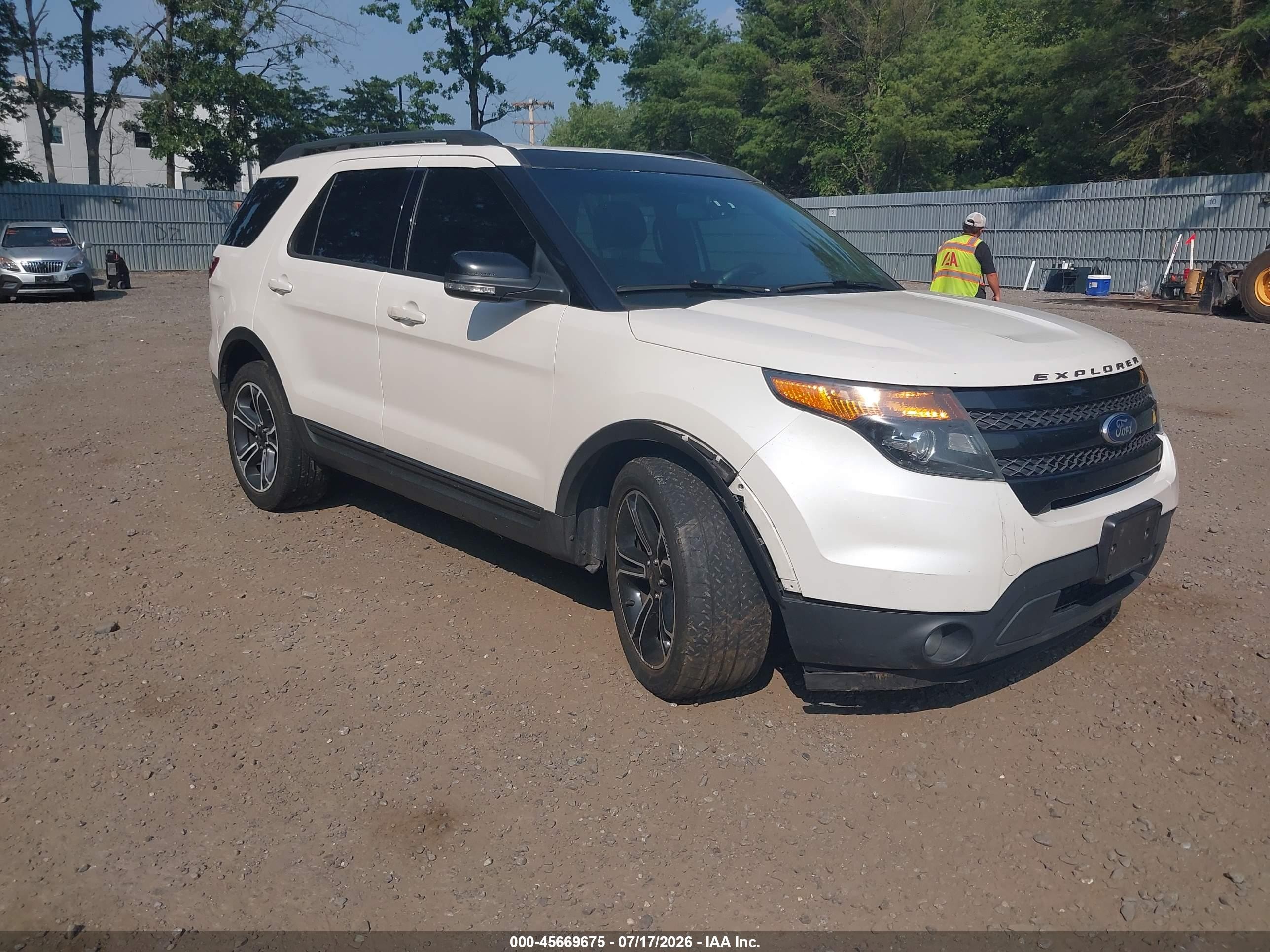 2015 Ford Explorer Sport White vin: 1FM5K8GT6FGC32841