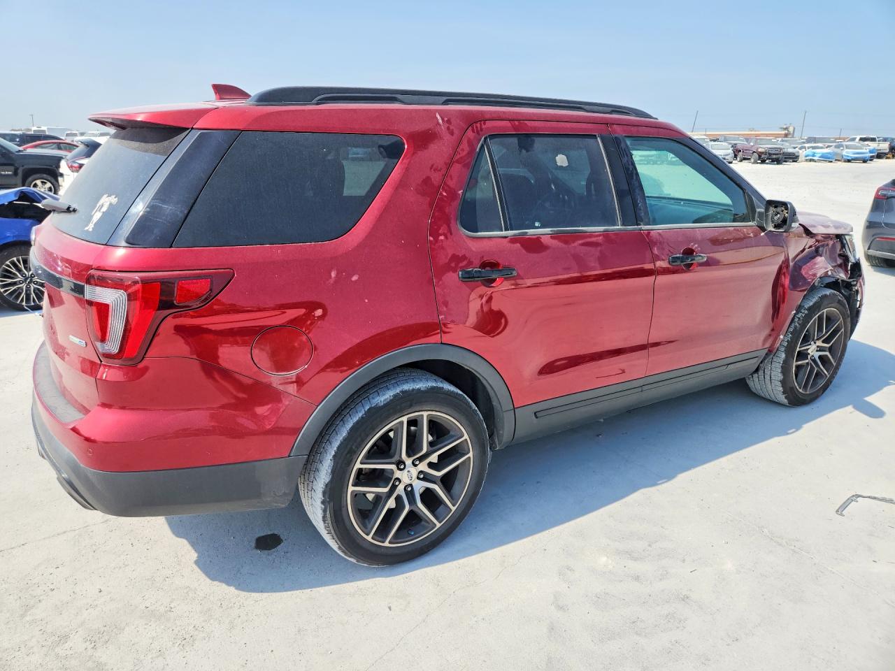 2016 Ford Explorer Sport Red vin: 1FM5K8GT6GGA24637