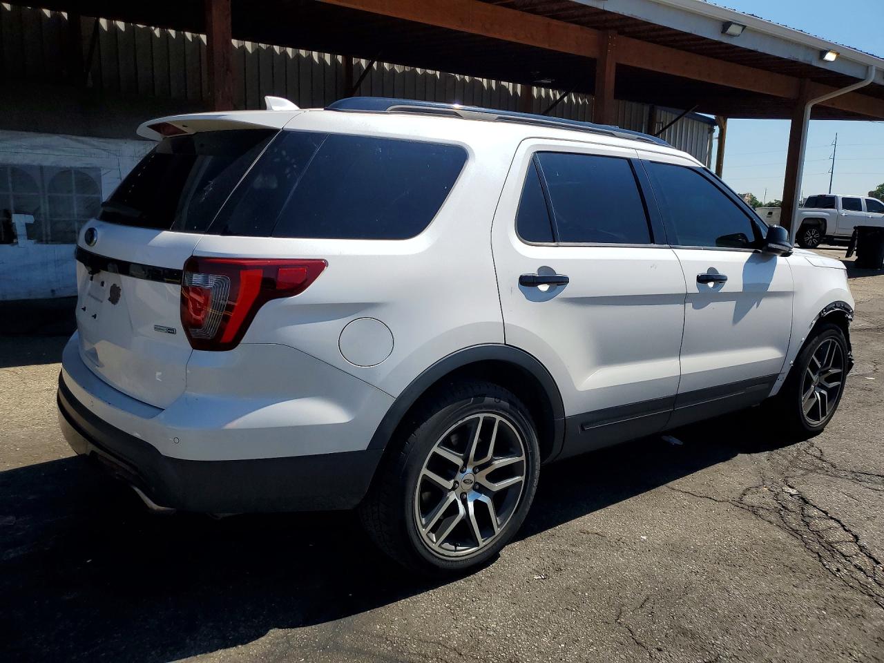2017 Ford Explorer Sport White vin: 1FM5K8GT6HGC36889