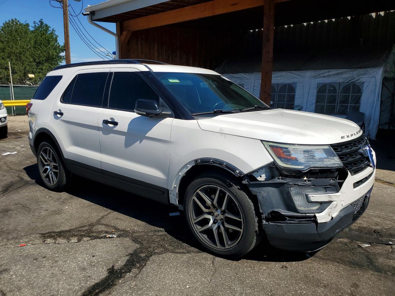 2017 Ford Explorer Sport White vin: 1FM5K8GT6HGC36889