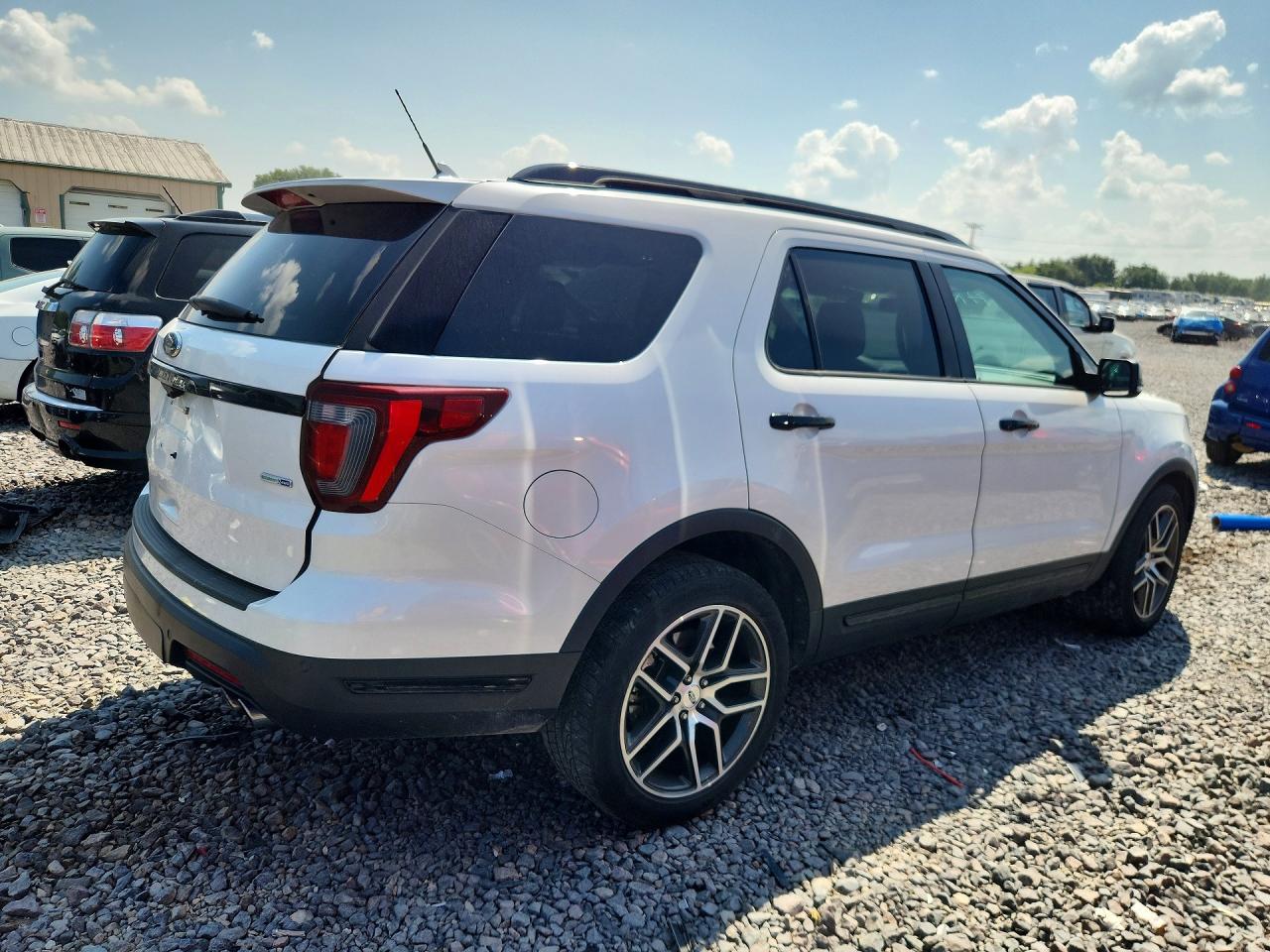 2019 Ford Explorer Sport White vin: 1FM5K8GT6KGA33475