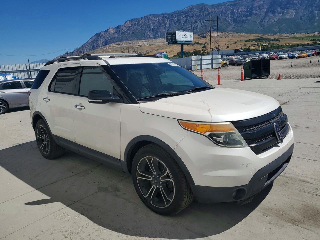 2014 Ford Explorer Sport White vin: 1FM5K8GT7EGA80275
