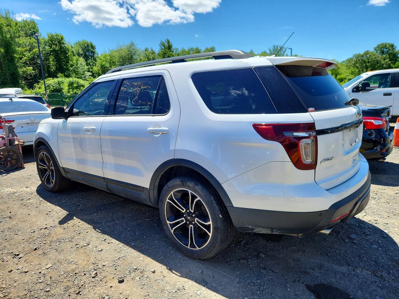 2015 Ford Explorer Sport White vin: 1FM5K8GT7FGA98096