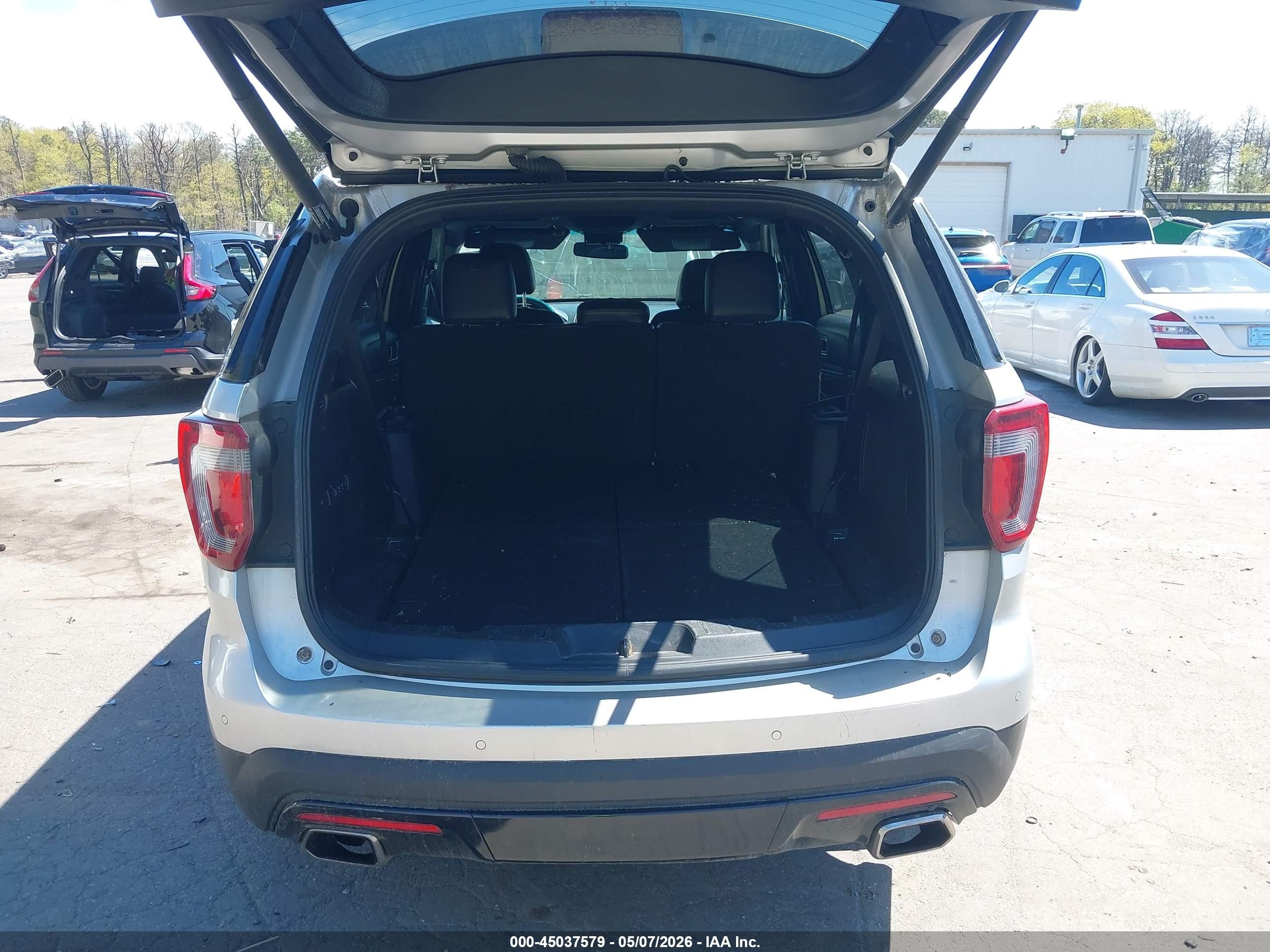 2016 Ford Explorer Sport Серебряный vin: 1FM5K8GT7GGA74186