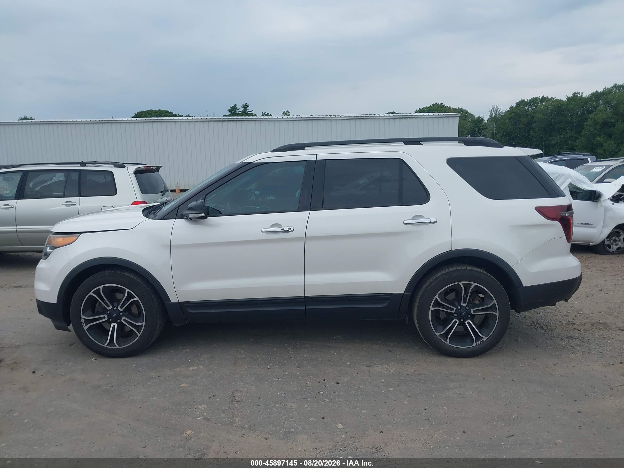 2014 Ford Explorer Sport White vin: 1FM5K8GT8EGC35447