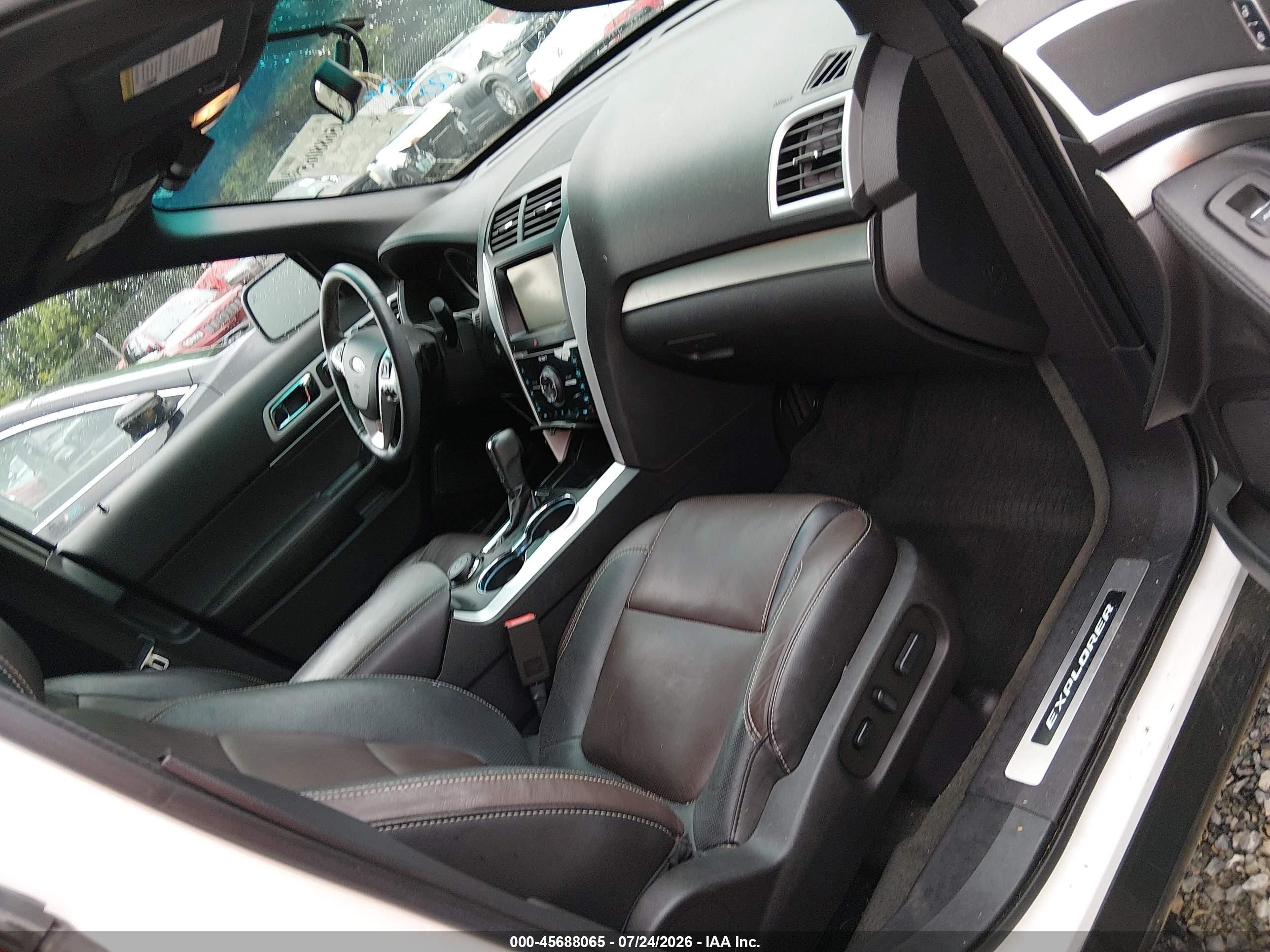 2014 Ford Explorer Sport Белый vin: 1FM5K8GT8EGC46190