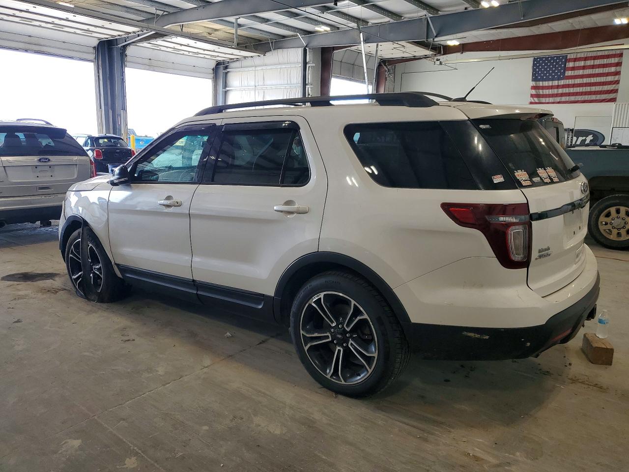 2015 Ford Explorer Sport Белый vin: 1FM5K8GT8FGB17111