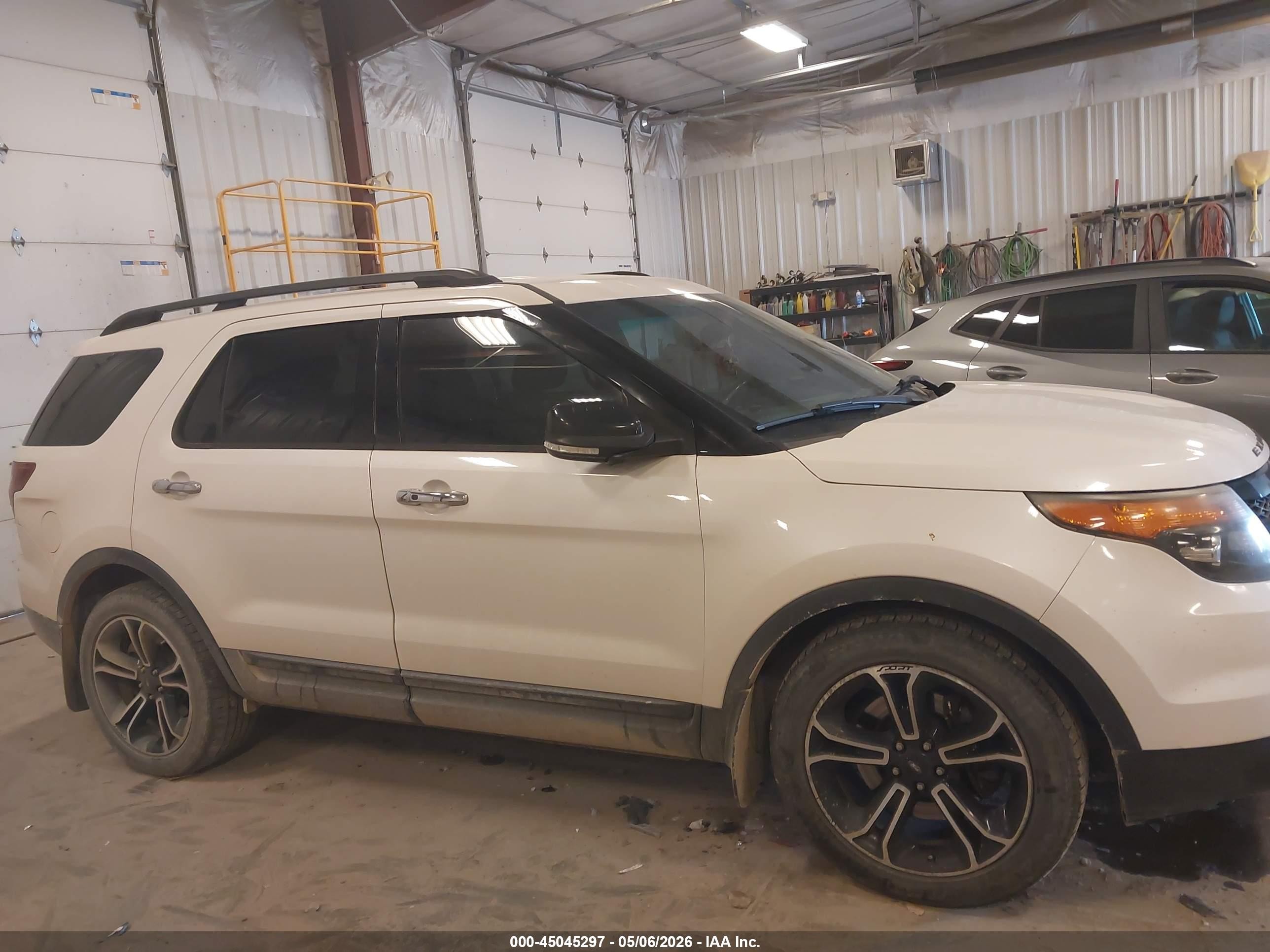 2014 Ford Explorer Sport White vin: 1FM5K8GT9EGA60965
