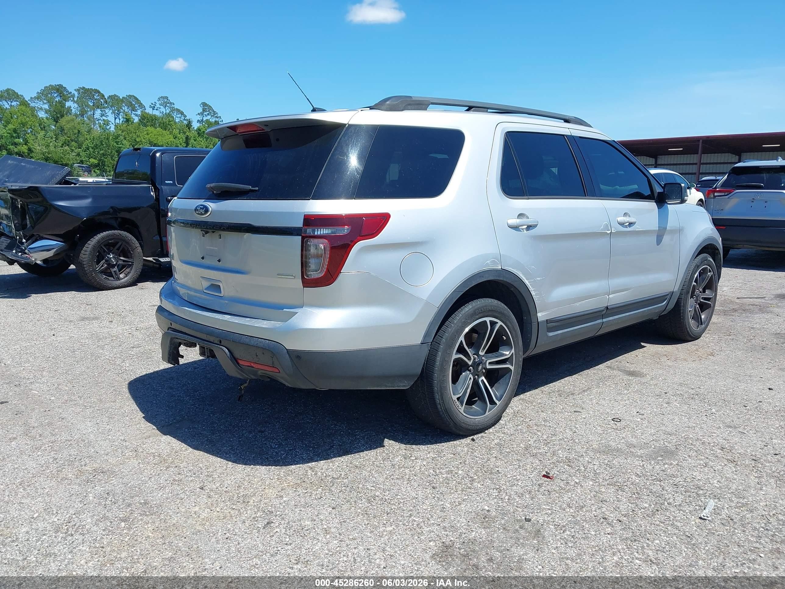 2015 Ford Explorer Sport Silver vin: 1FM5K8GT9FGC34518