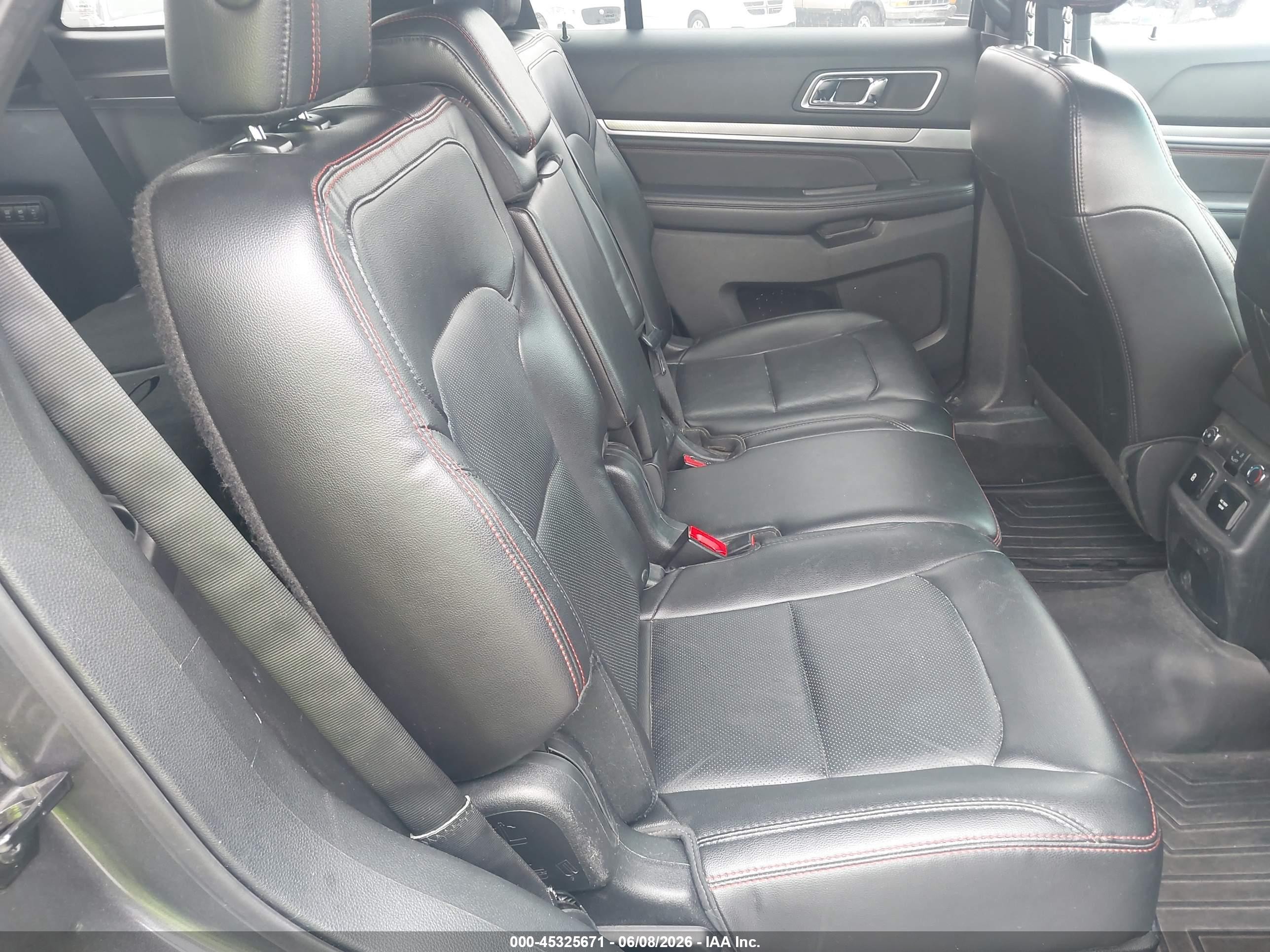 2016 Ford Explorer Sport Серый vin: 1FM5K8GT9GGC56939