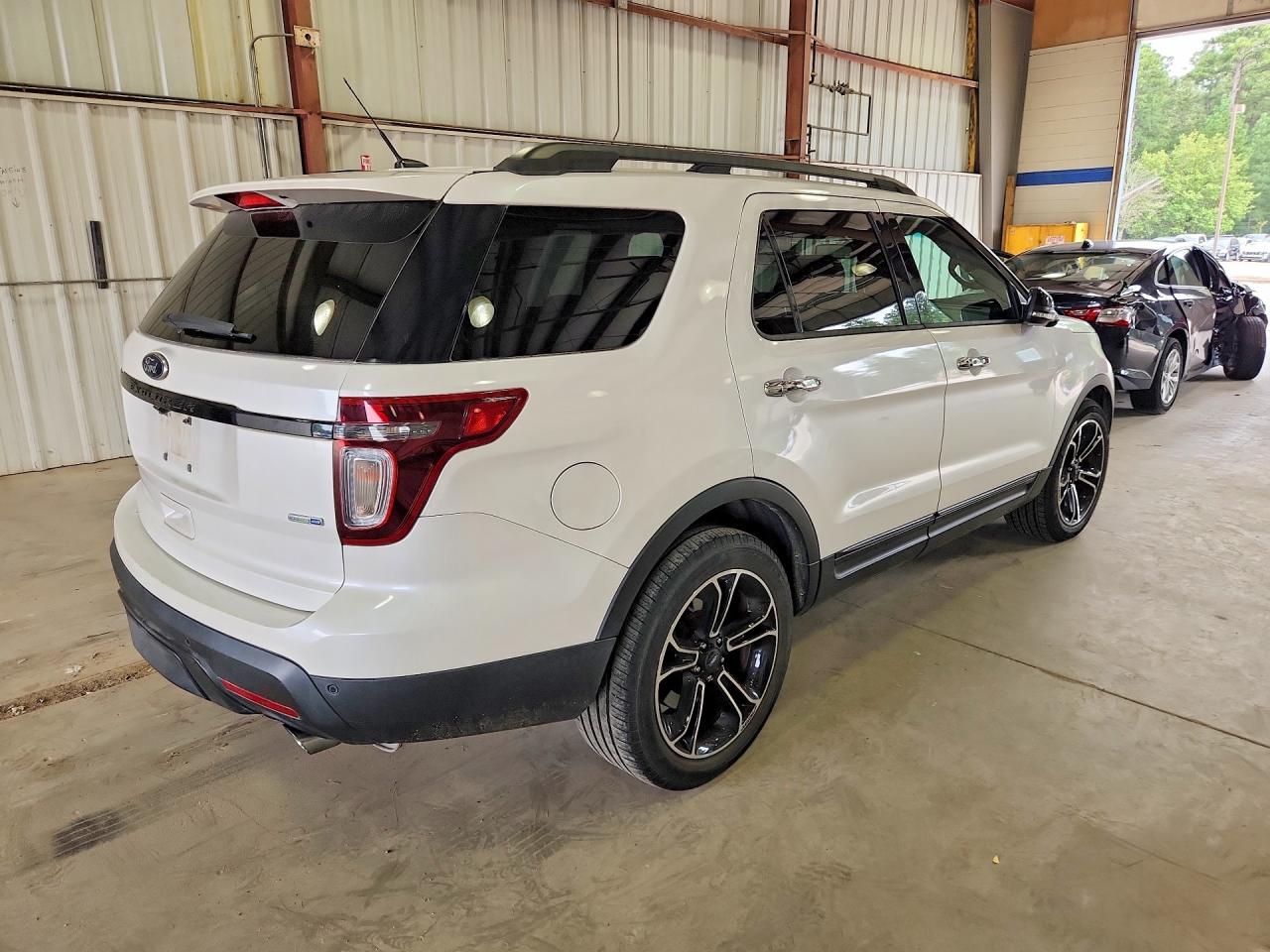 2014 Ford Explorer Sport White vin: 1FM5K8GTXEGC05723