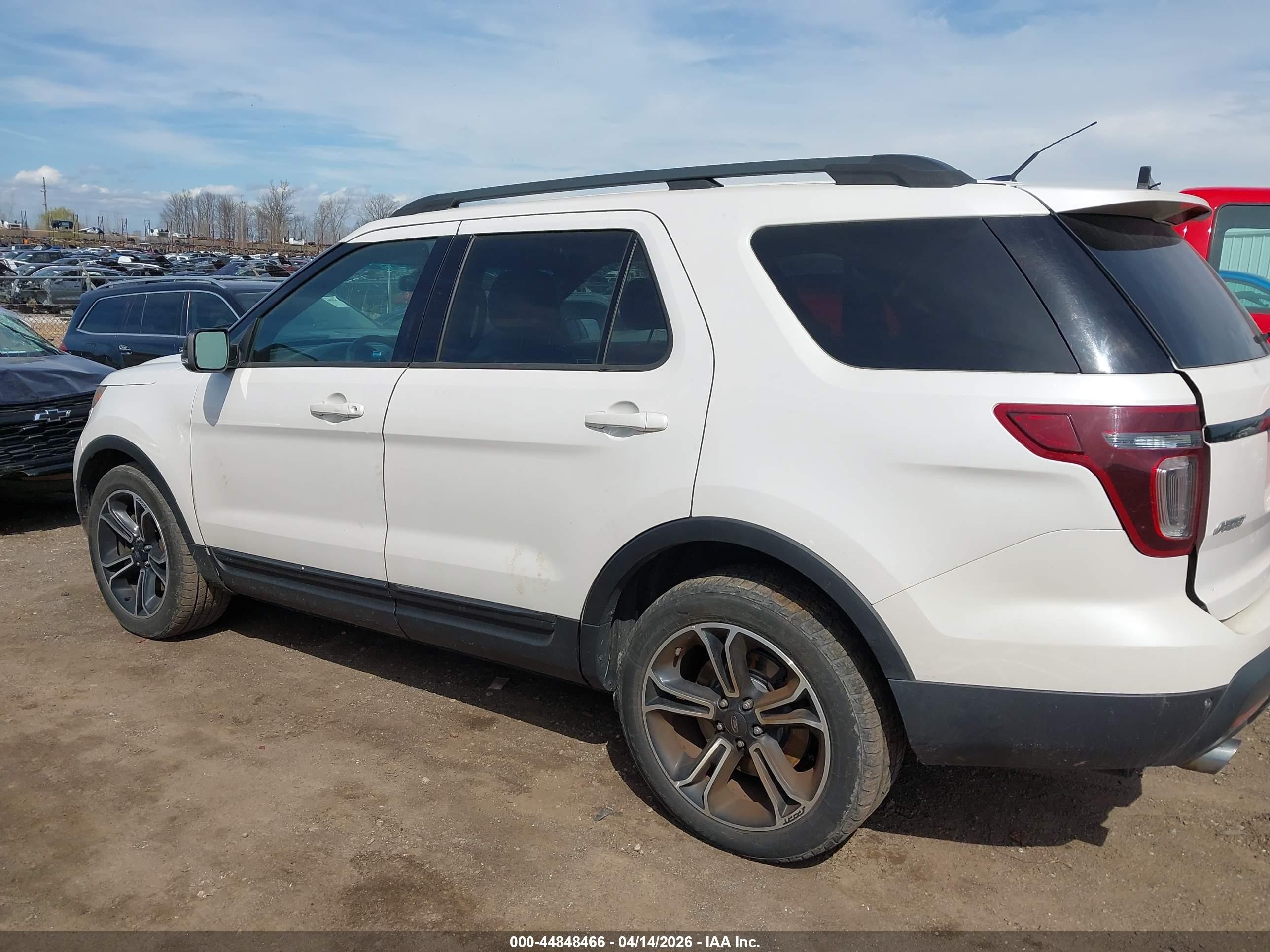 2015 Ford Explorer Sport Белый vin: 1FM5K8GTXFGB48652