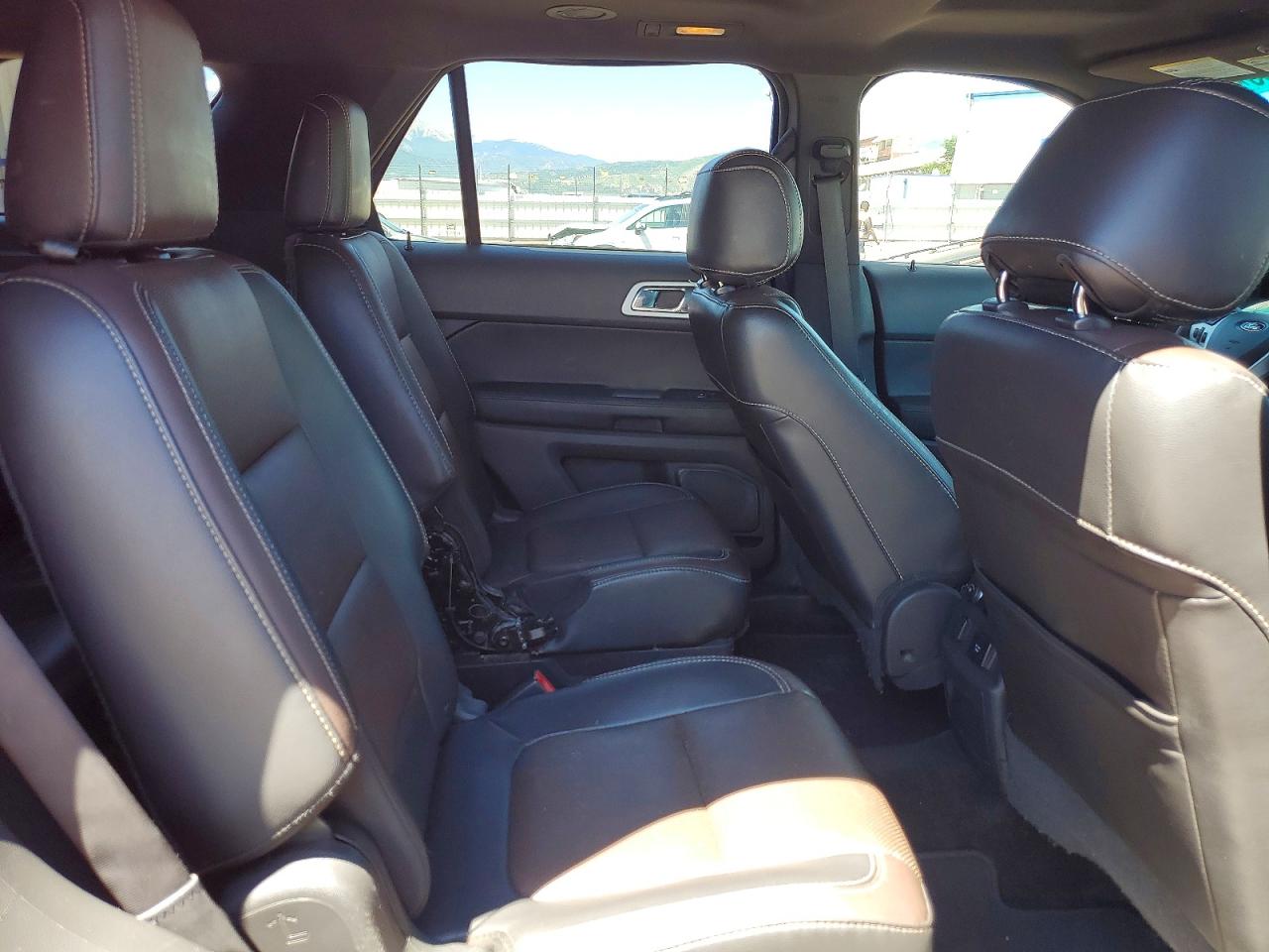 2015 Ford Explorer Red vin: 1FM5K8GTXFGC38108