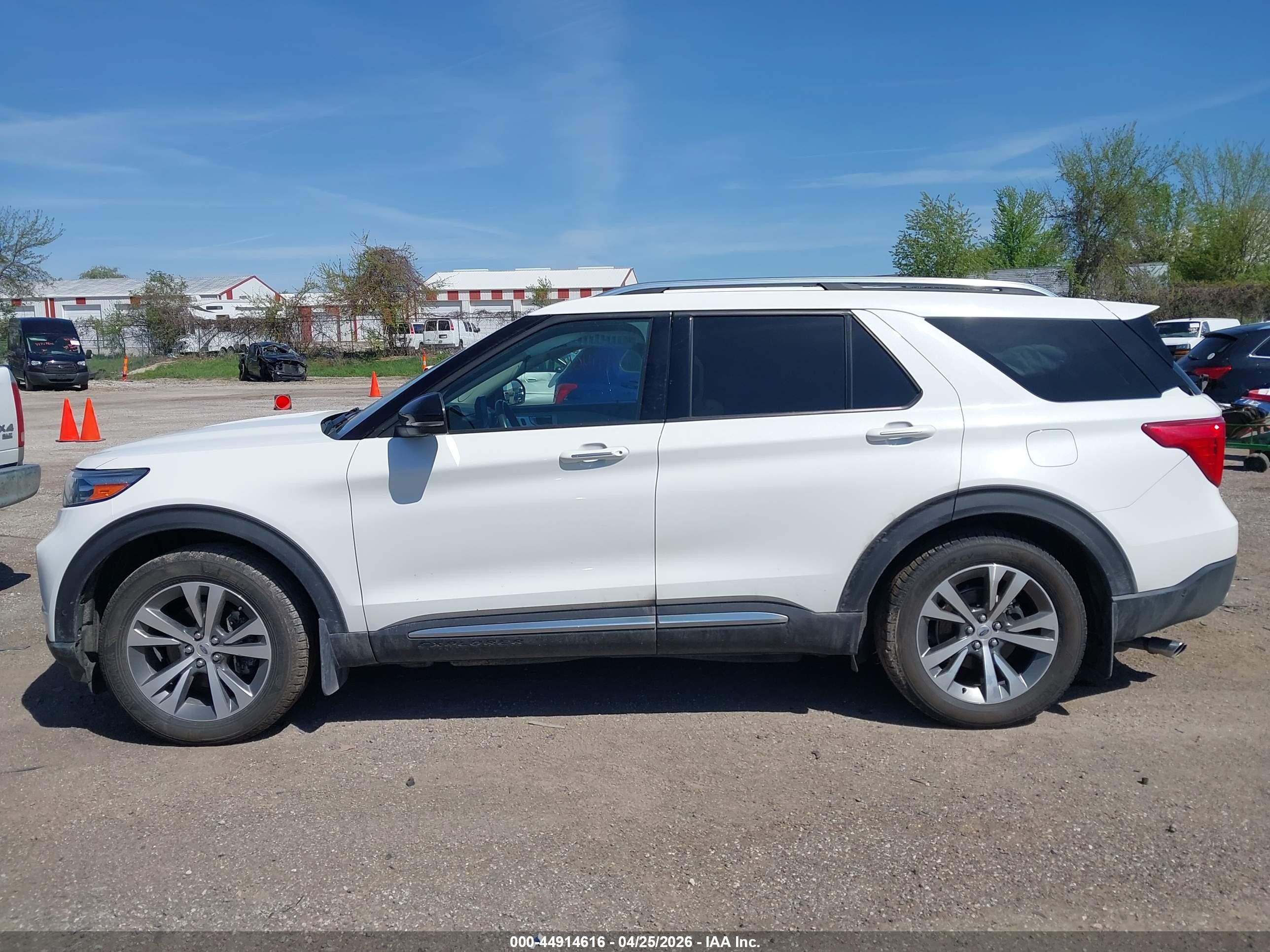 2020 Ford Explorer Platinum Белый vin: 1FM5K8HC6LGA43911