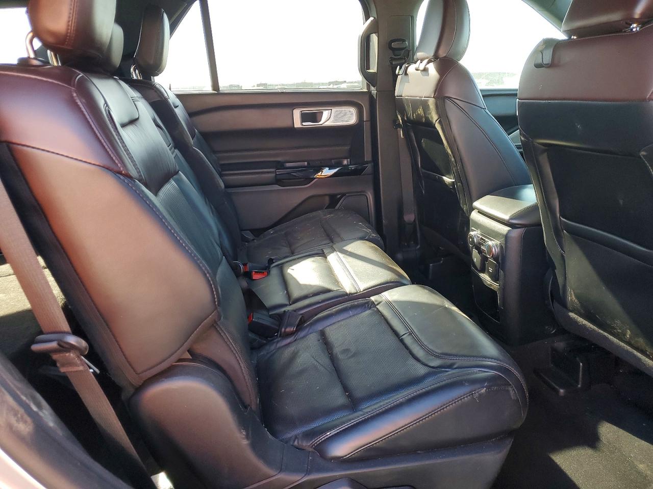 2021 Ford Explorer Platinum Gray vin: 1FM5K8HC7MGA83982