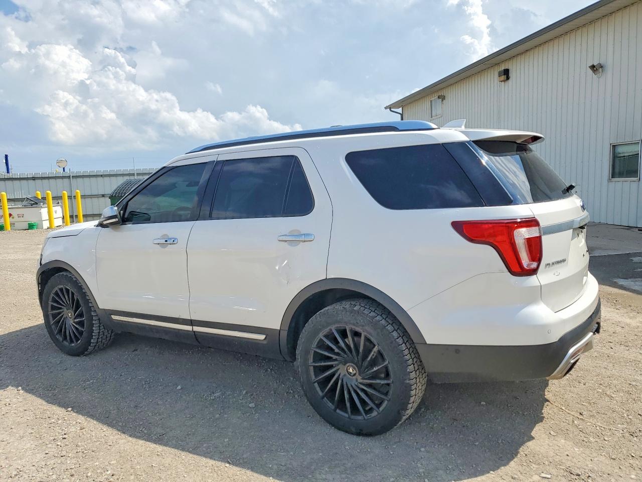 2017 Ford Explorer Platinum White vin: 1FM5K8HT1HGA85264