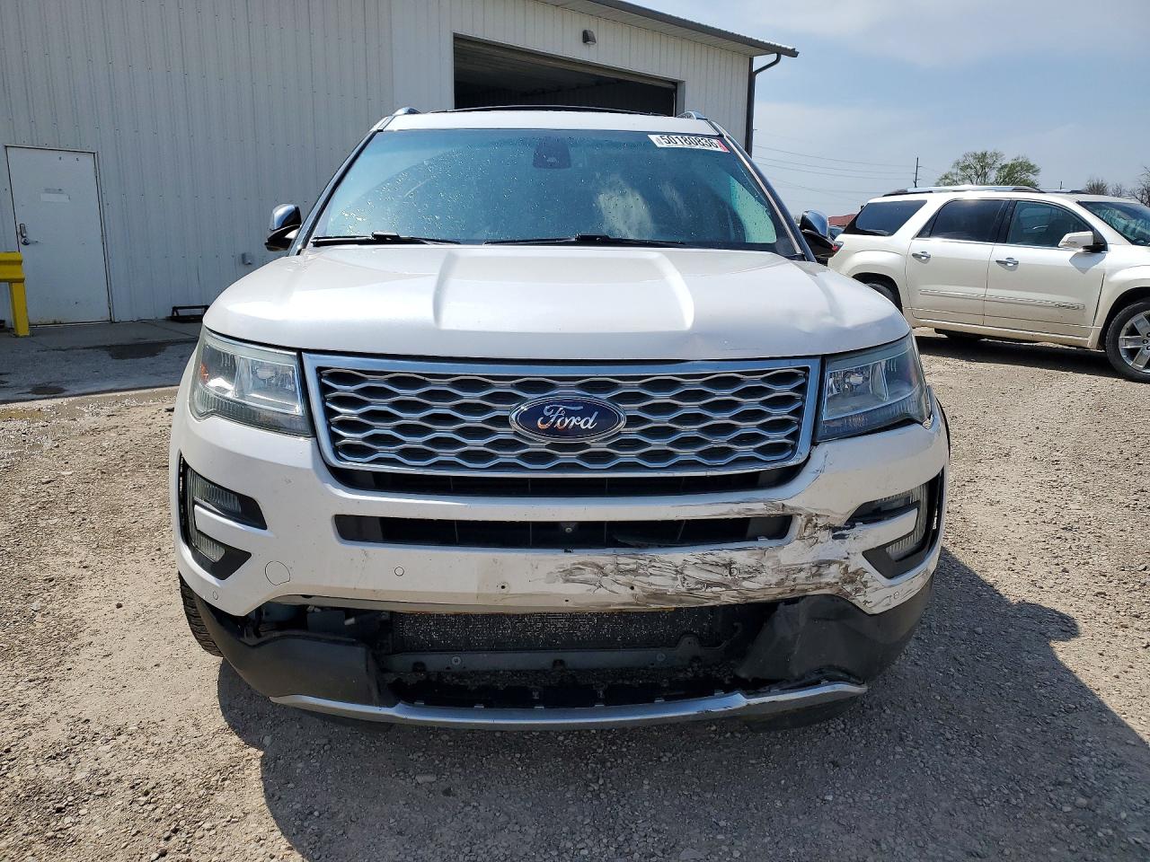 2017 Ford Explorer Platinum White vin: 1FM5K8HT1HGA85264