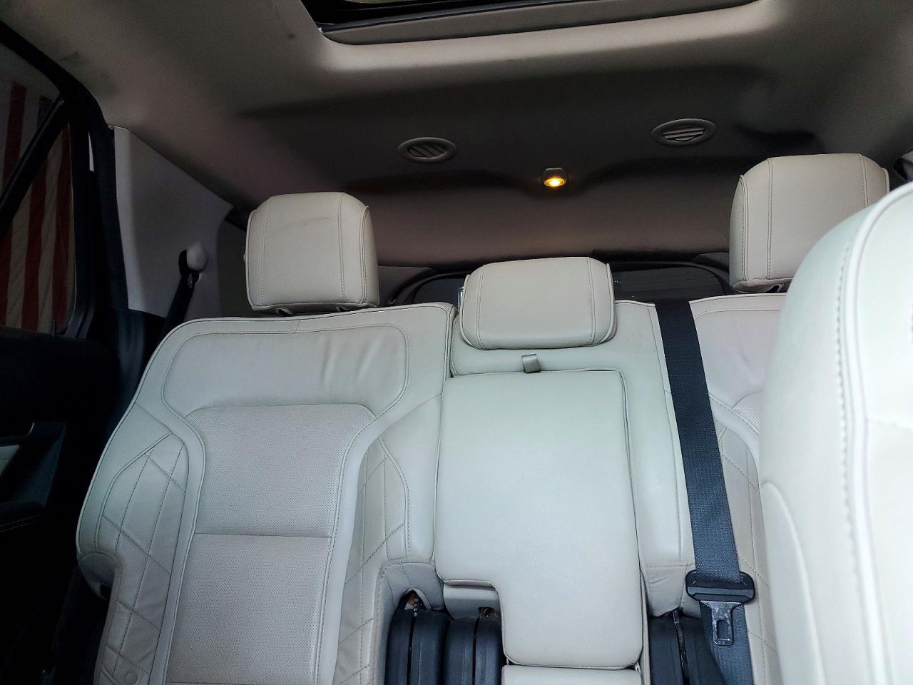 2017 Ford Explorer Platinum White vin: 1FM5K8HT1HGA85264