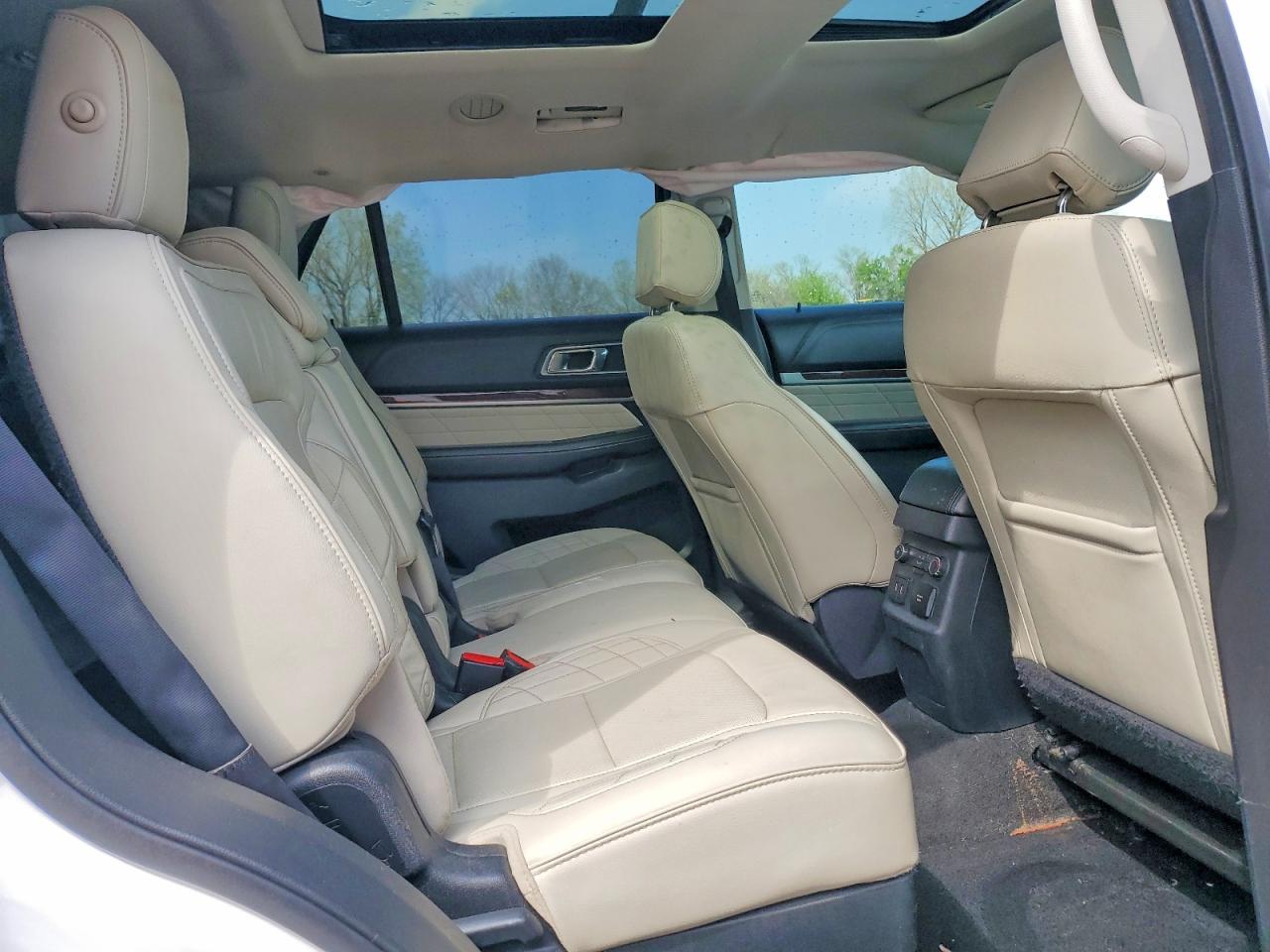 2017 Ford Explorer Platinum White vin: 1FM5K8HT1HGA85264