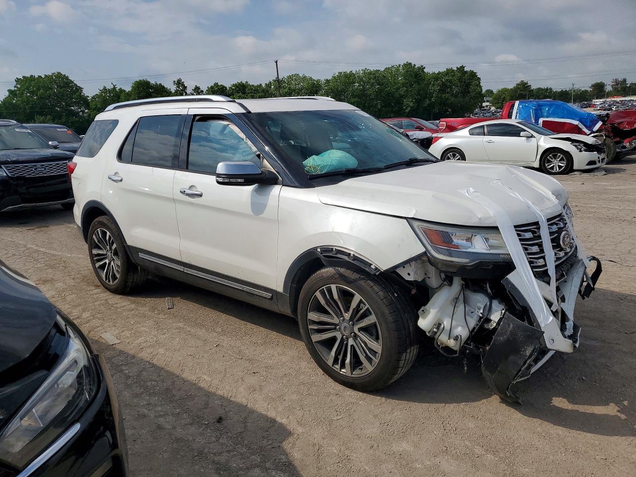 2016 Ford Explorer Platinum White vin: 1FM5K8HT2GGC64184