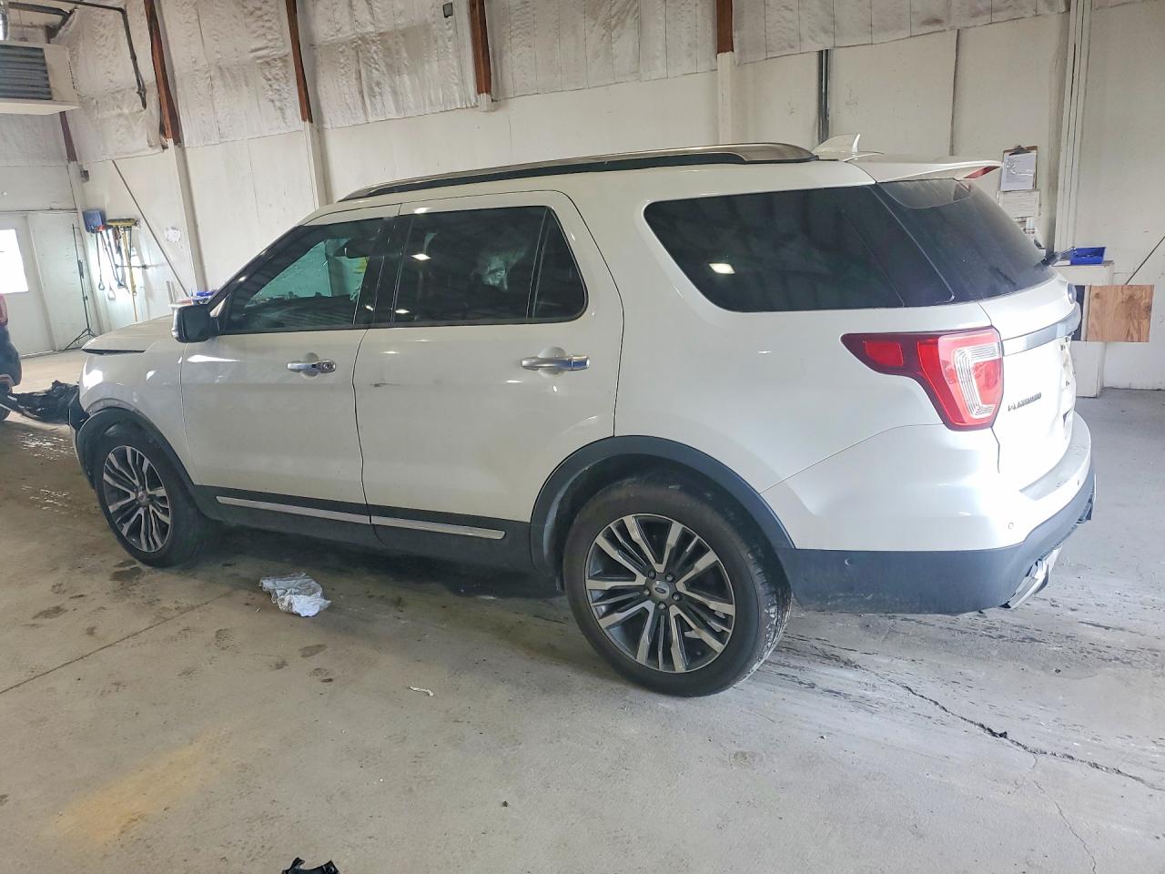2016 Ford Explorer Platinum White vin: 1FM5K8HT2GGC64184