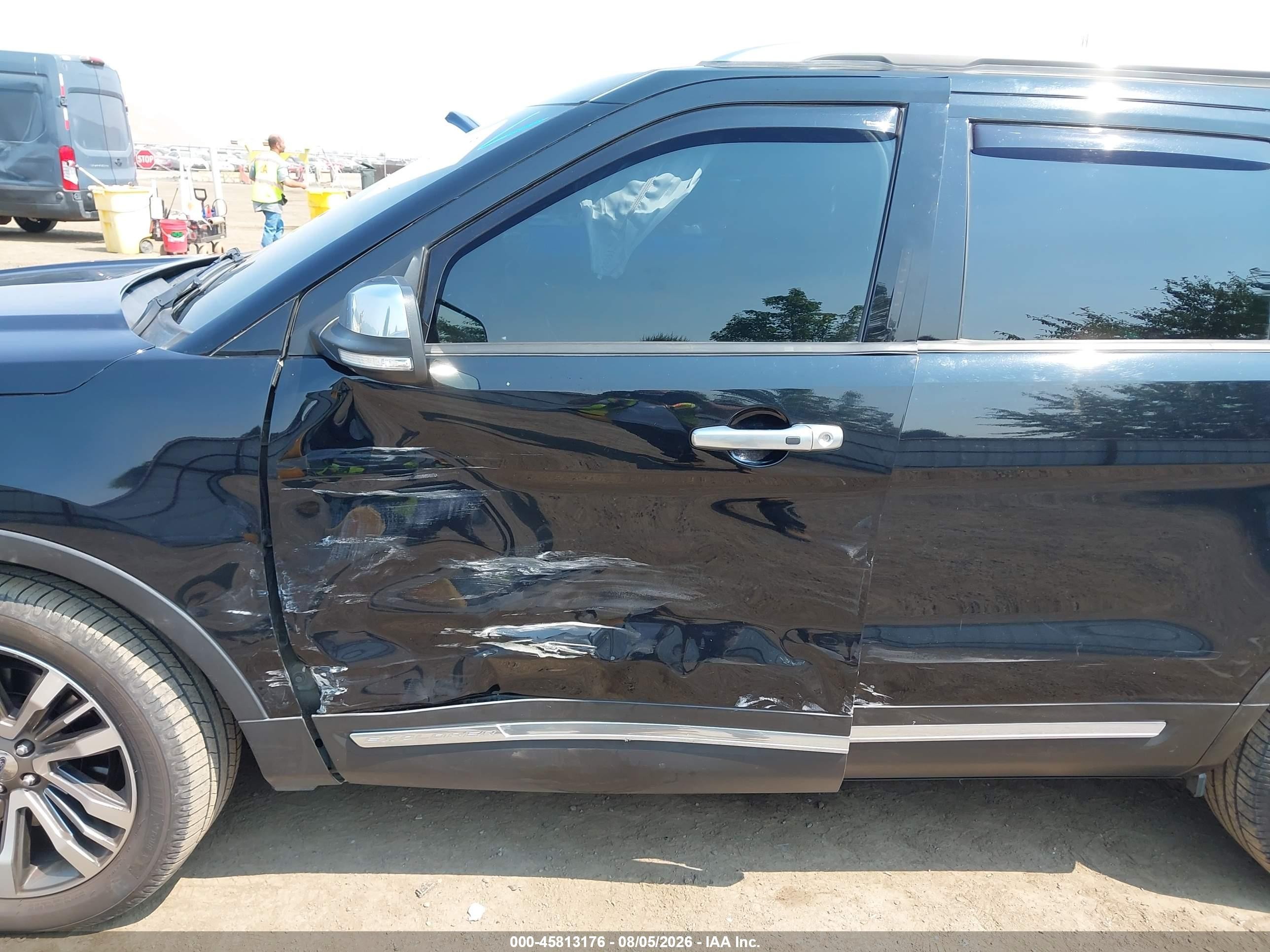 2017 Ford Explorer Platinum Black vin: 1FM5K8HT4HGC59831