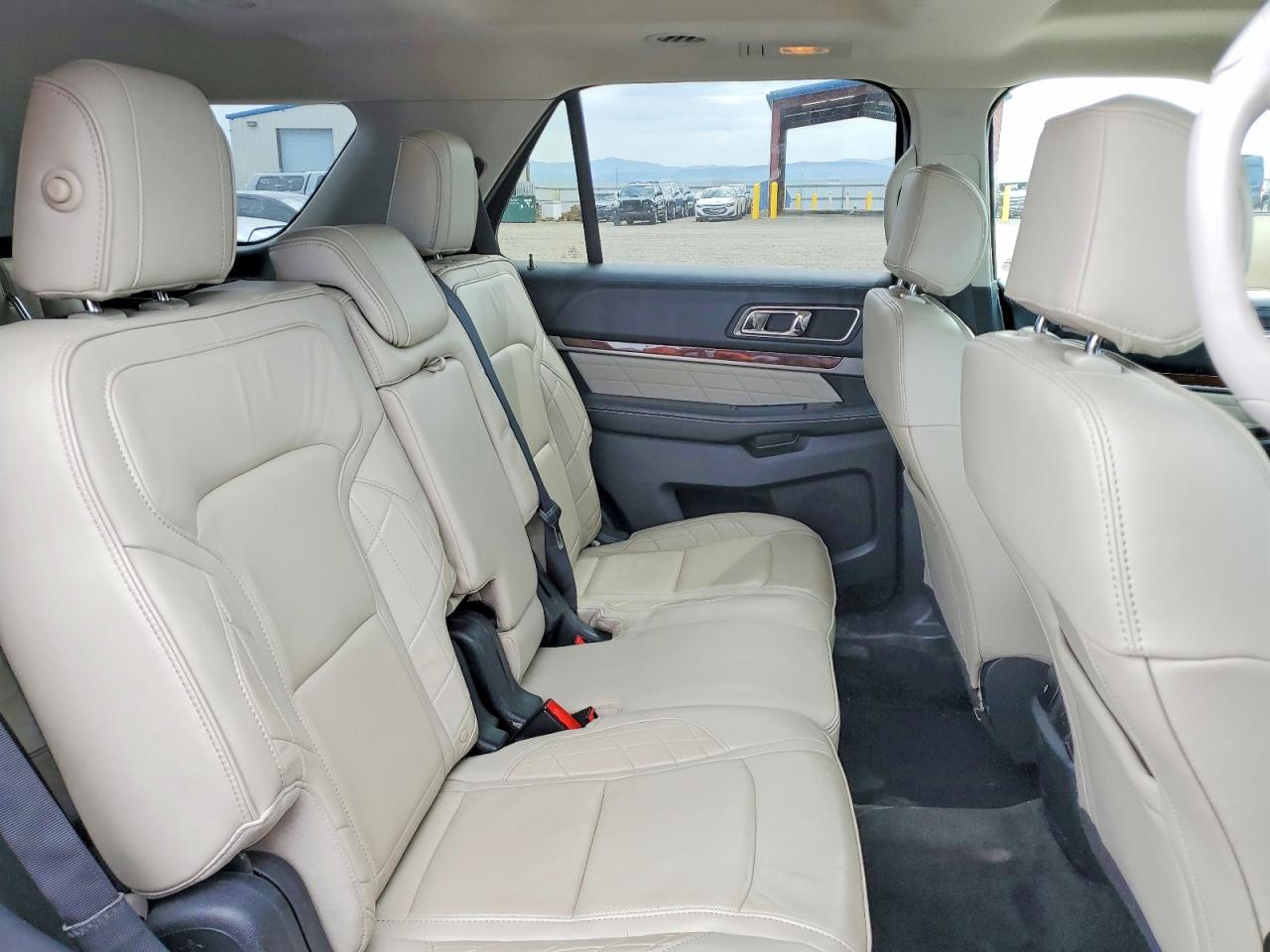 2016 Ford Explorer Platinum Burgundy vin: 1FM5K8HT6GGC66312