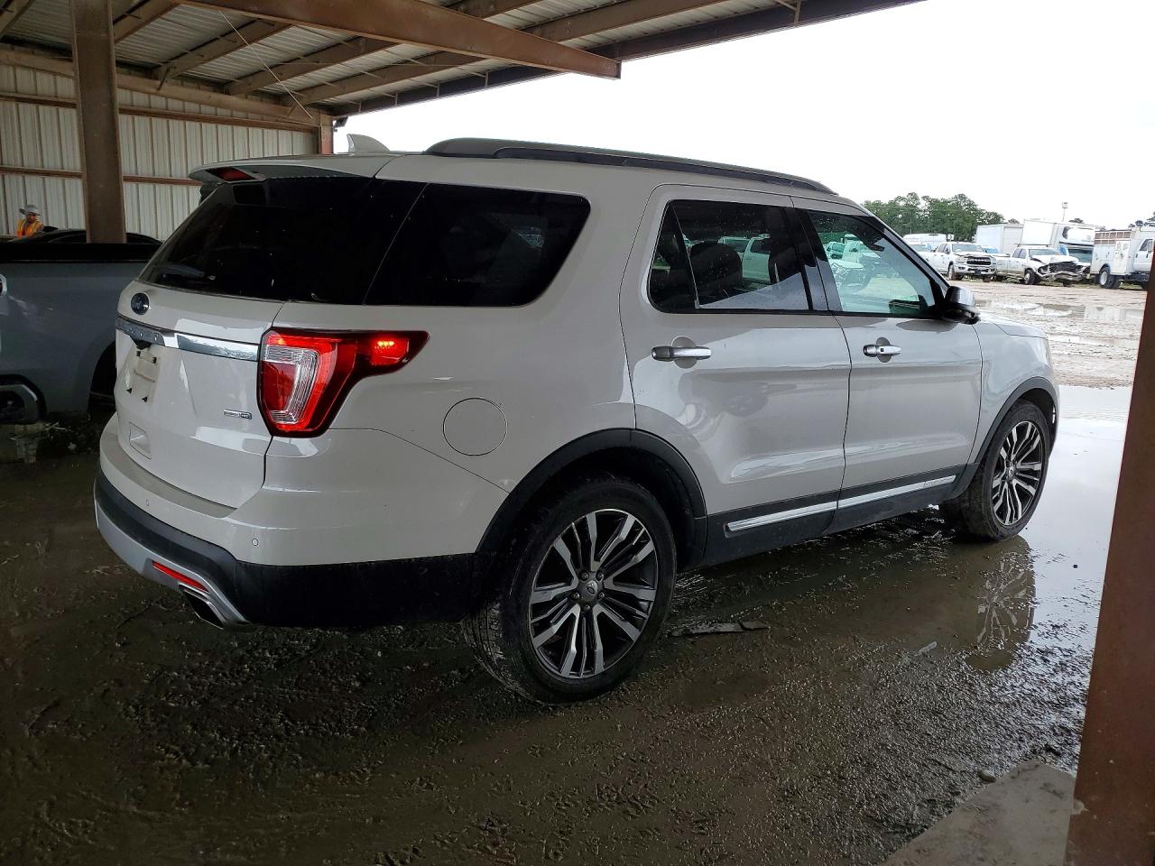 2017 Ford Explorer Platinum White vin: 1FM5K8HT6HGD98374
