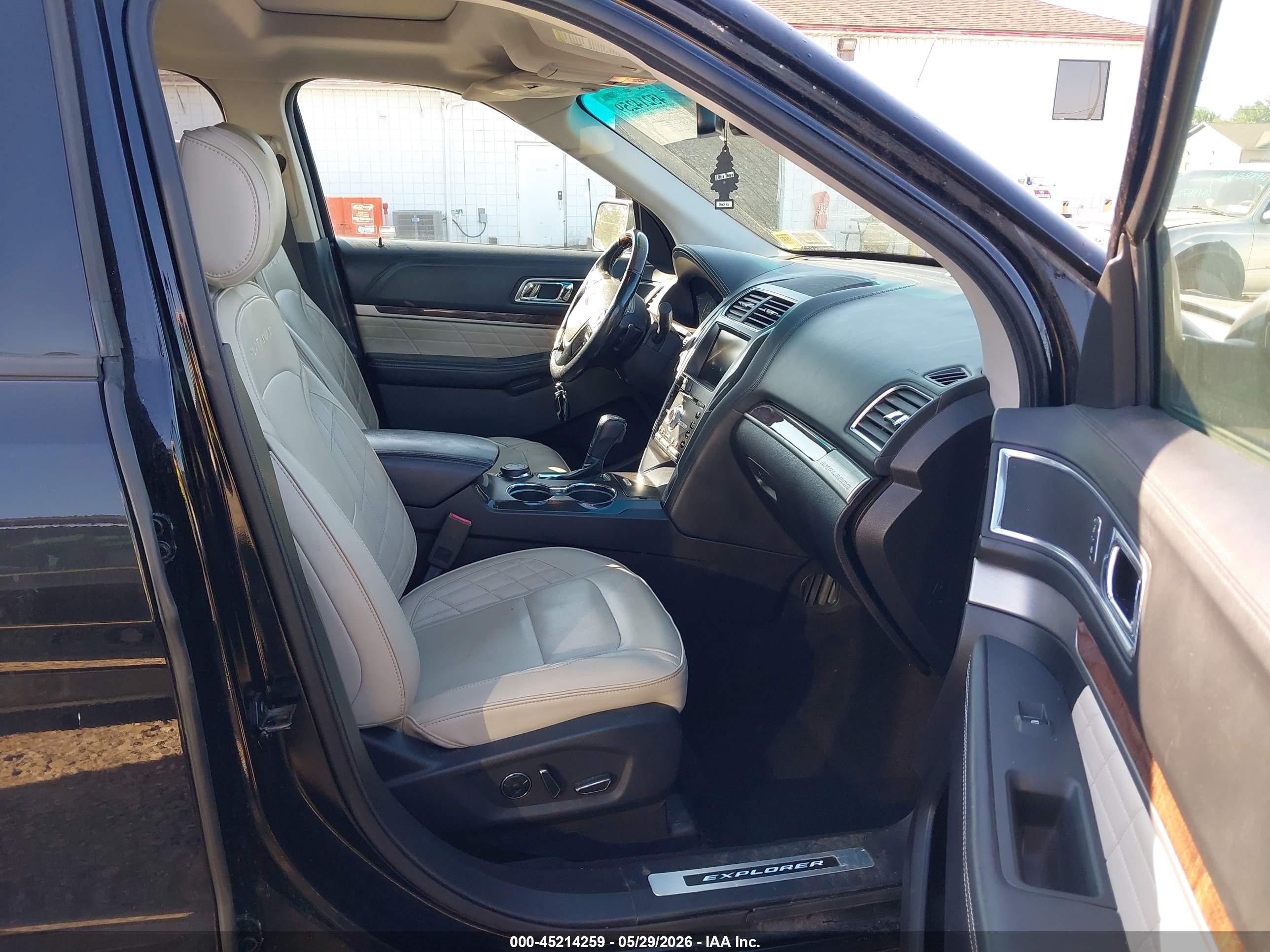 2016 Ford Explorer Platinum Черный vin: 1FM5K8HT7GGB85075