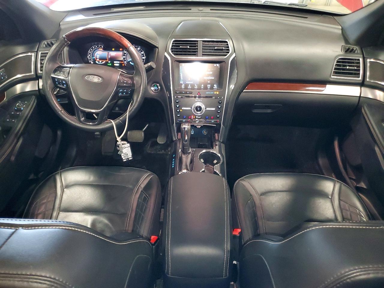 2018 Ford Explorer Platinum Red vin: 1FM5K8HT7JGB79252